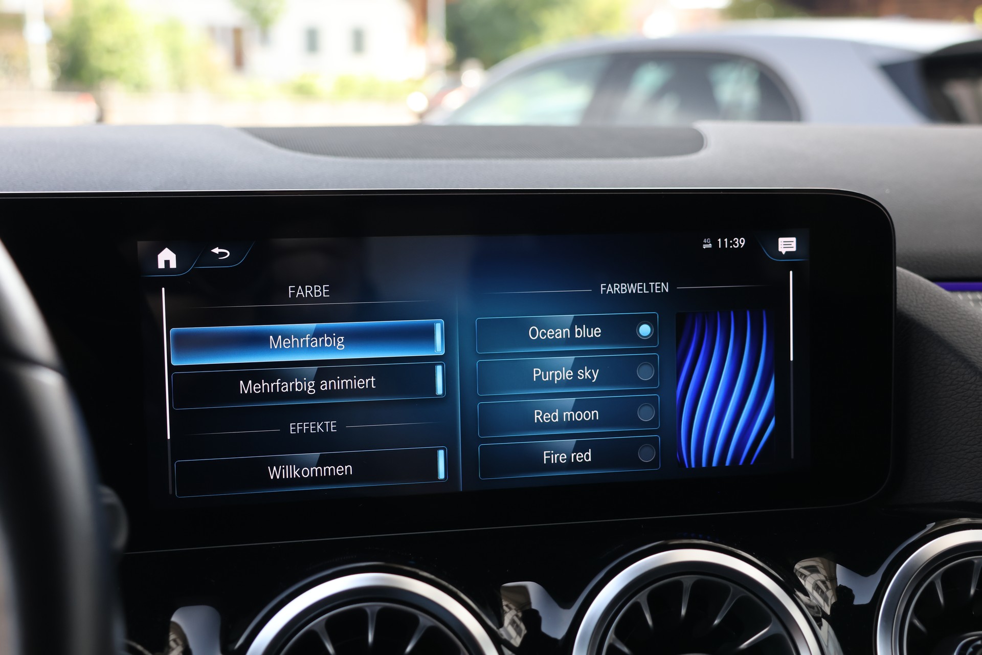 MERCEDES-BENZ EQA 300 4Matic (CH)-image-26