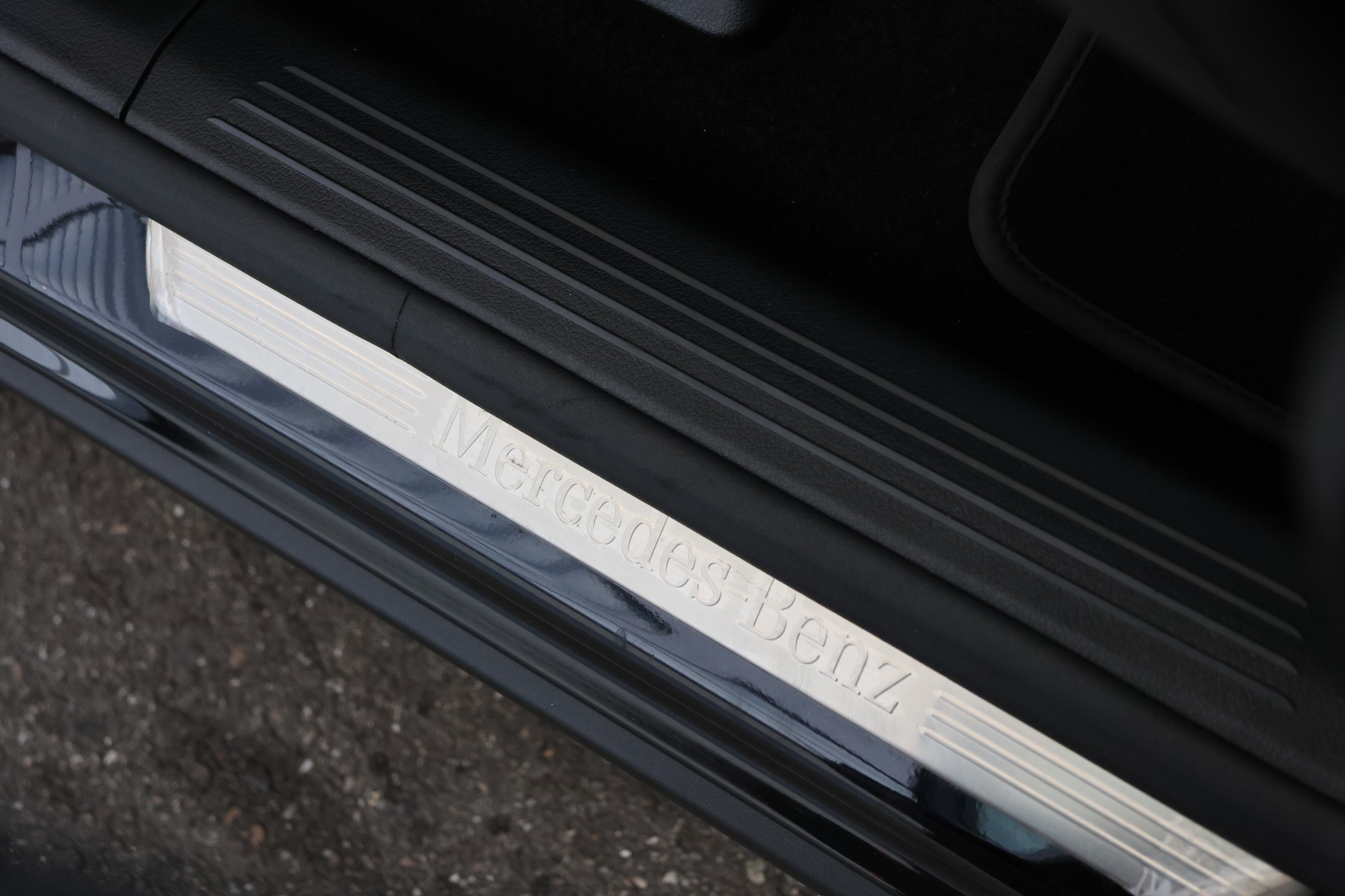 MERCEDES-BENZ EQA 300 4Matic (CH)-image-22