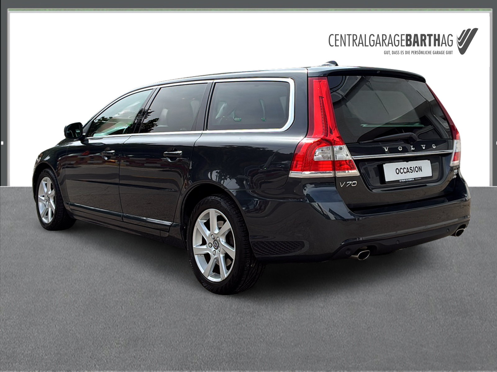 VOLVO V70 2.4 D5 Momentum AWD-image-5
