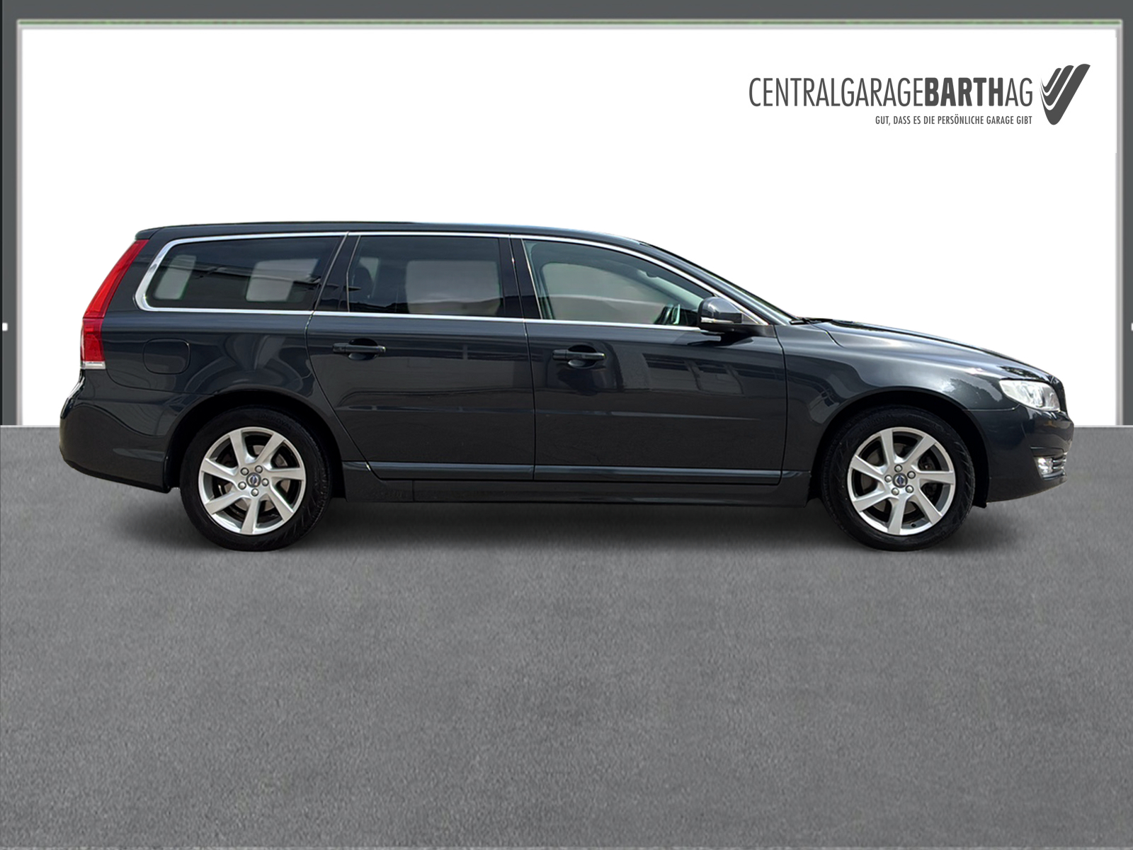 VOLVO V70 2.4 D5 Momentum AWD-image-4