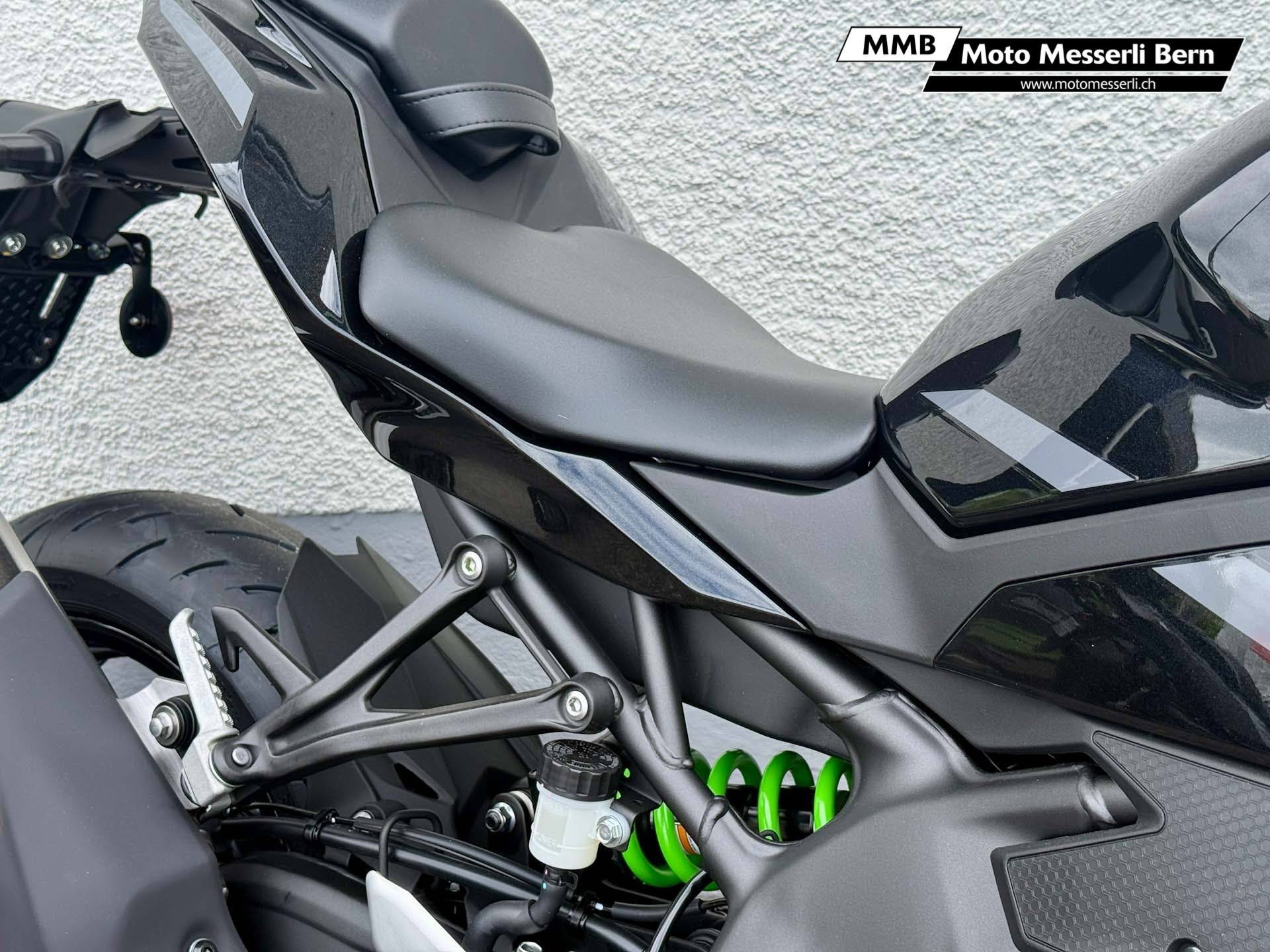 KAWASAKI Ninja ZX 4RR (35Kw)-image-8