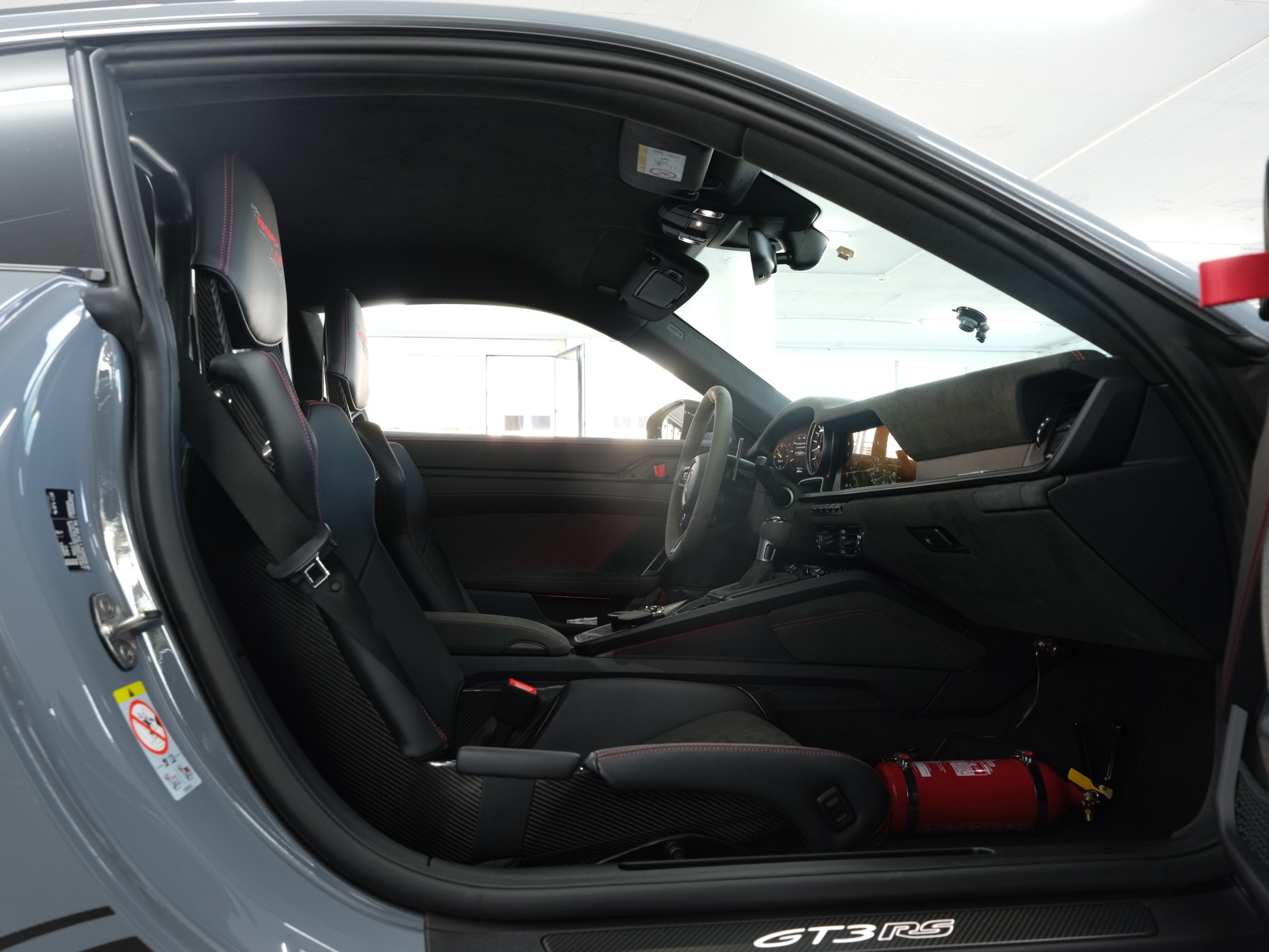 PORSCHE 911 GT3 RS *Weissach* *Porsche Aproved* *Sport Chrono*-image-24