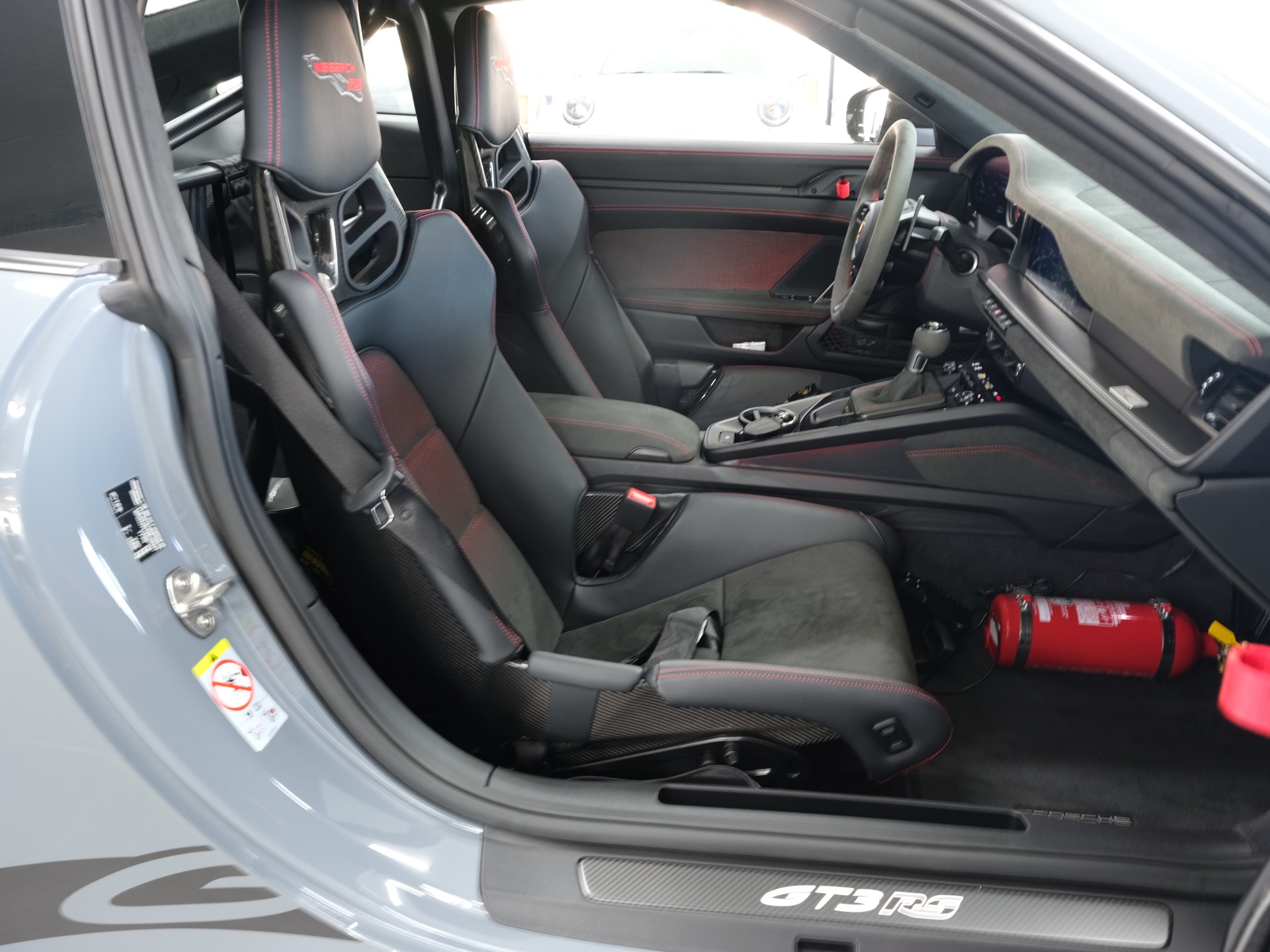 PORSCHE 911 GT3 RS *Weissach* *Porsche Aproved* *Sport Chrono*-image-25