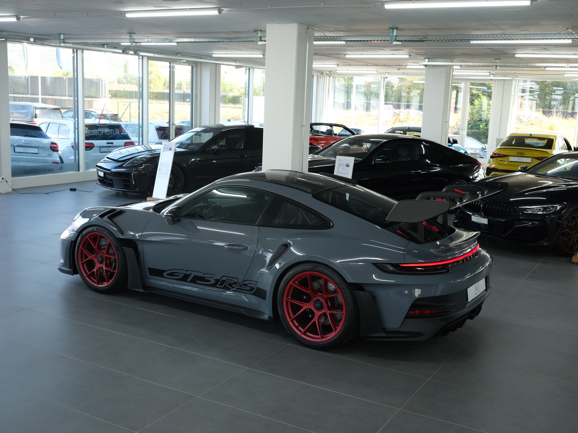 PORSCHE 911 GT3 RS *Weissach* *Porsche Aproved* *Sport Chrono*-image-18