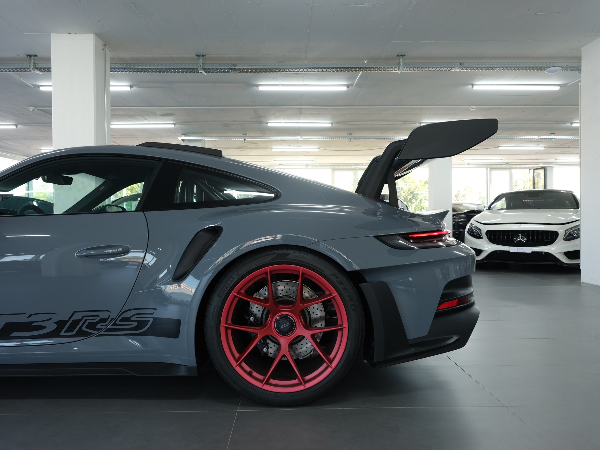 PORSCHE 911 GT3 RS *Weissach* *Porsche Aproved* *Sport Chrono*-image-14