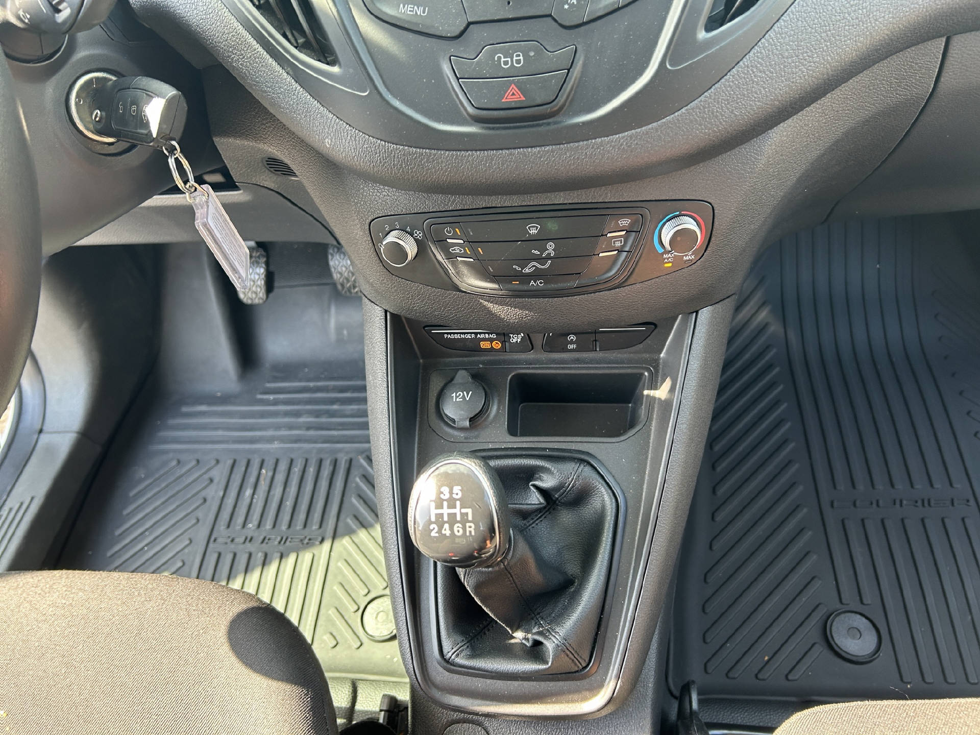 FORD Transit Courier Van 1.0 EcoB Trend-image-15