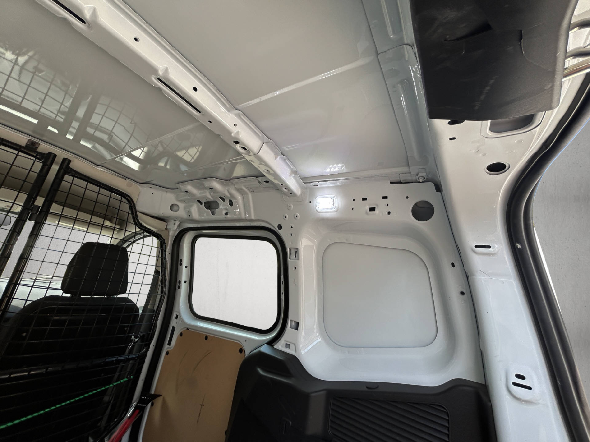 FORD Transit Courier Van 1.0 EcoB Trend-image-20