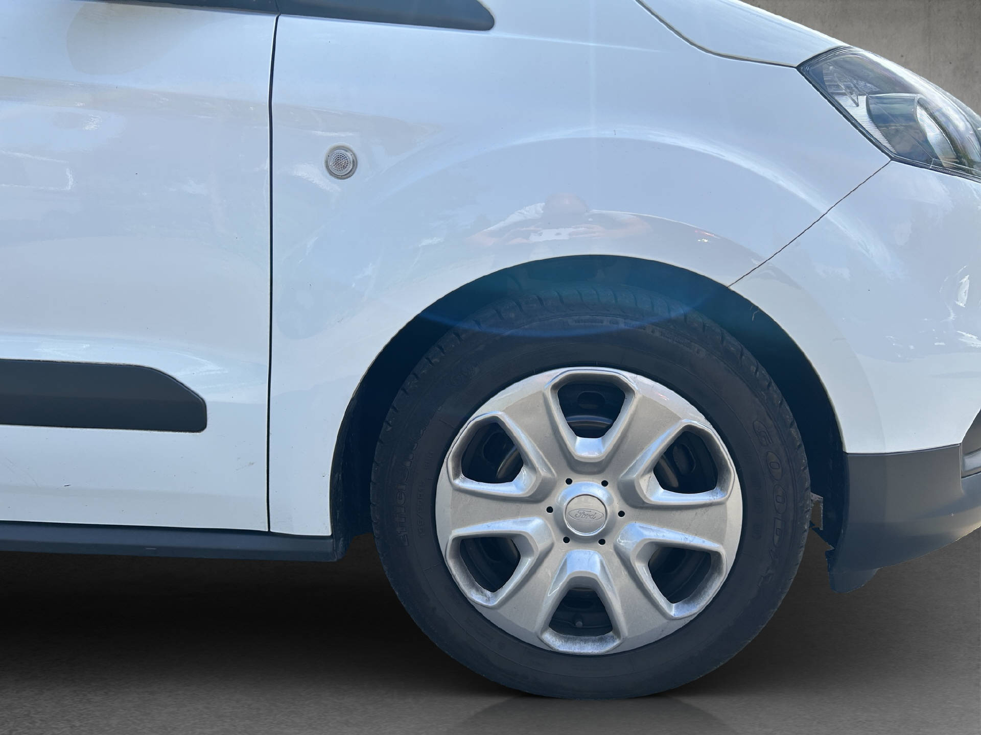 FORD Transit Courier Van 1.0 EcoB Trend-image-24