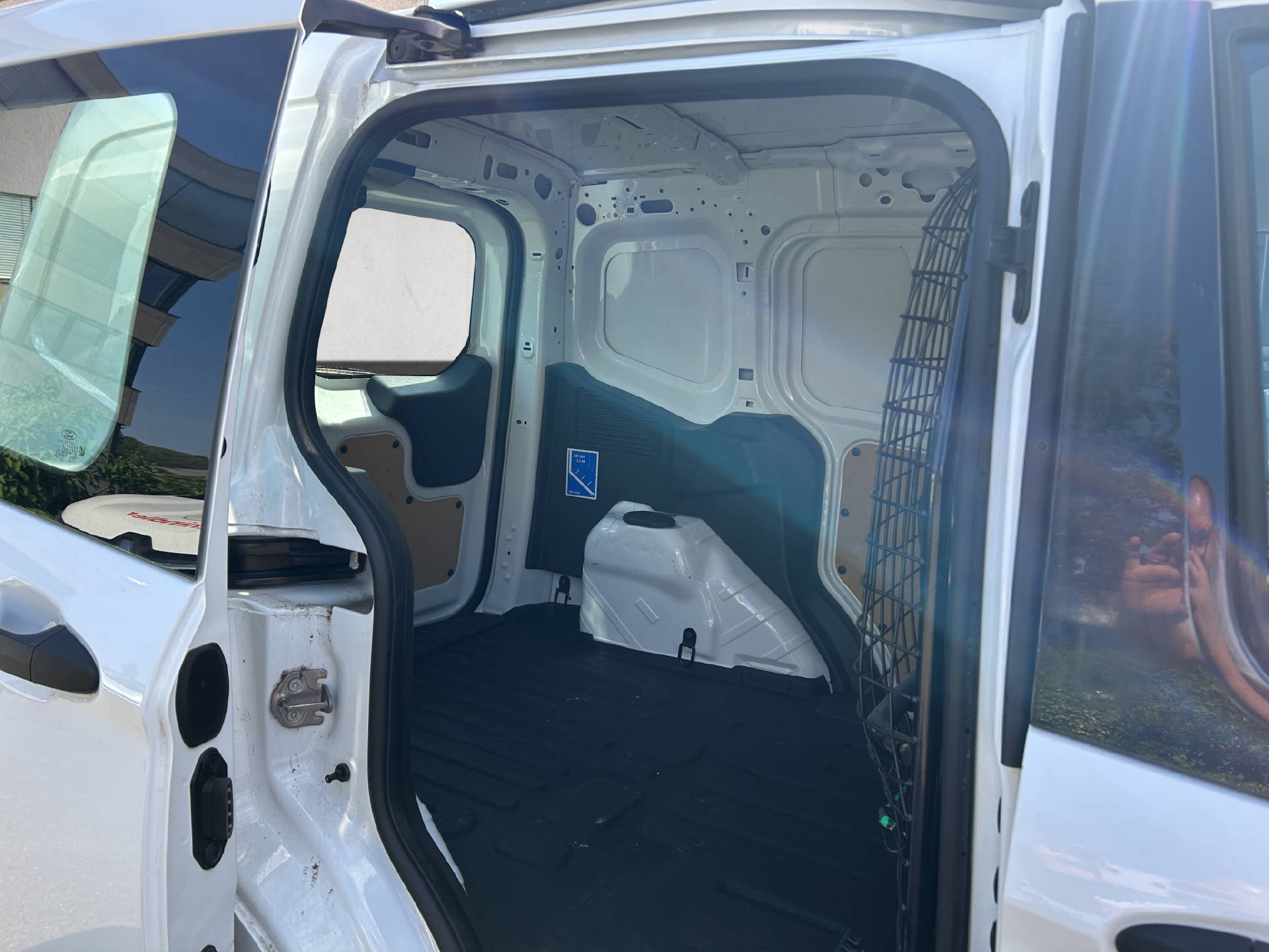 FORD Transit Courier Van 1.0 EcoB Trend-image-12