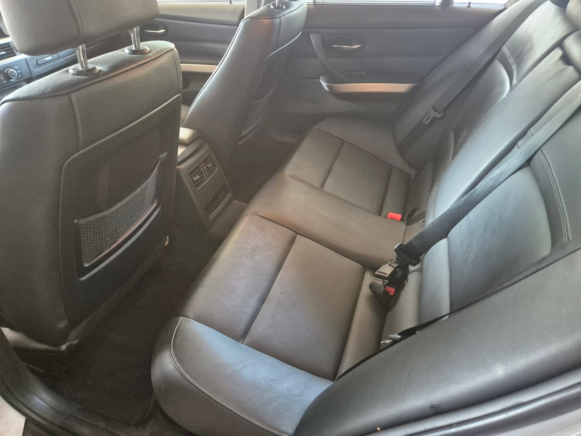 BMW 330i x-Drive Steptronic-image-7