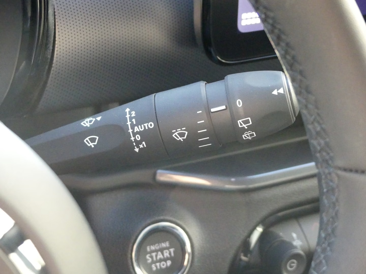 FIAT 600 1.2 Hybrid 145 Sport-image-45