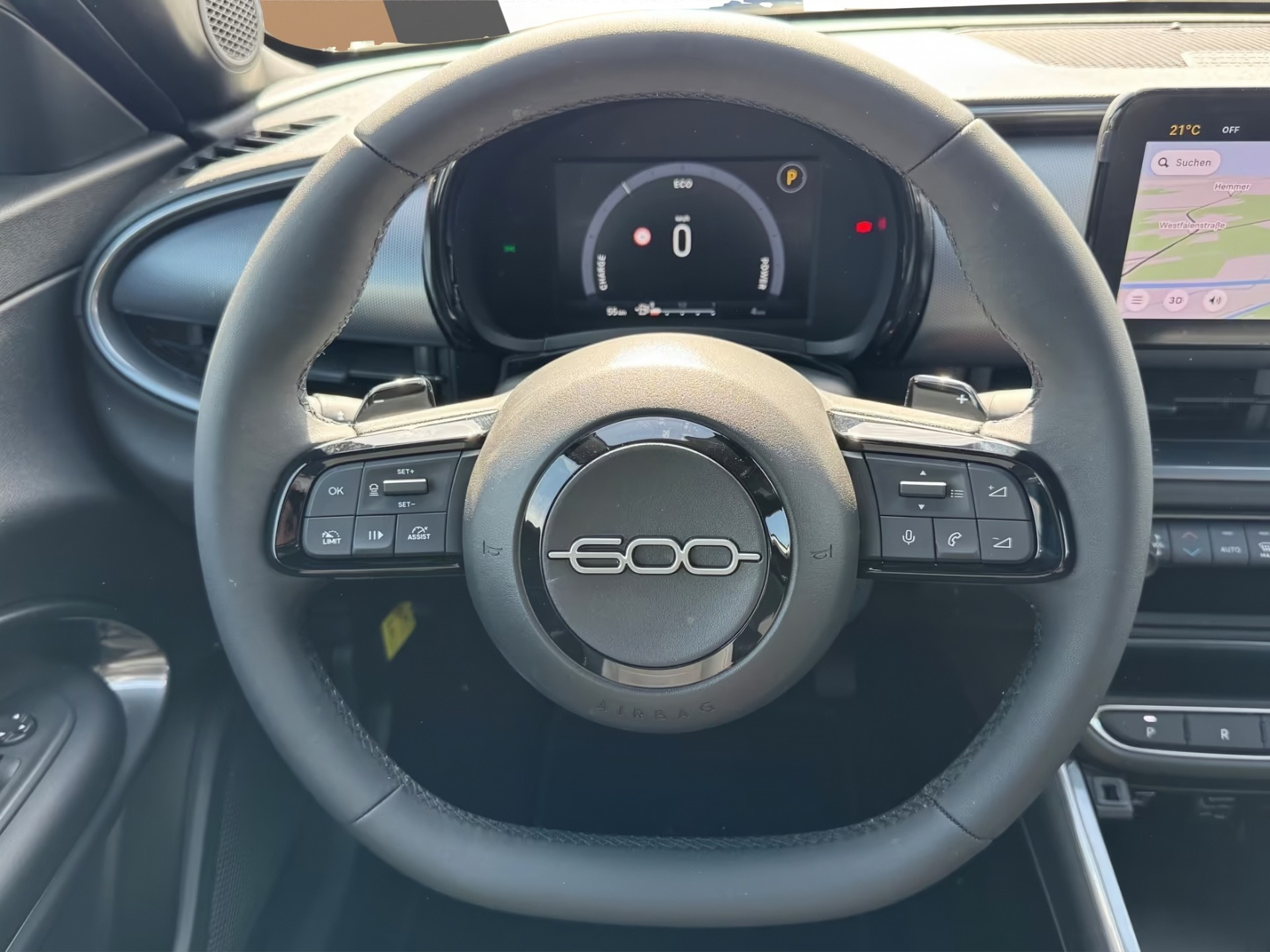 FIAT 600 1.2 Hybrid 145 Sport-image-10