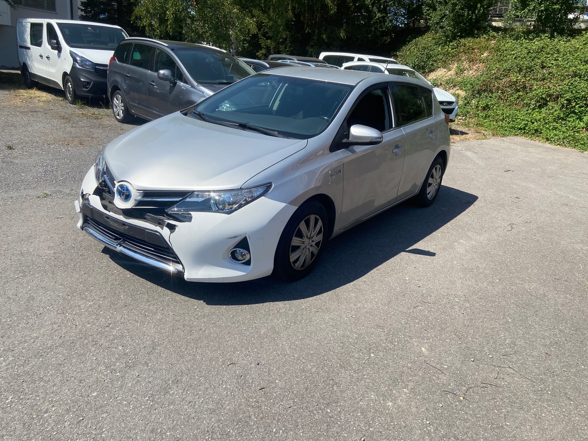 TOYOTA Auris 1.8 16V HSD Linea Sol-image-1