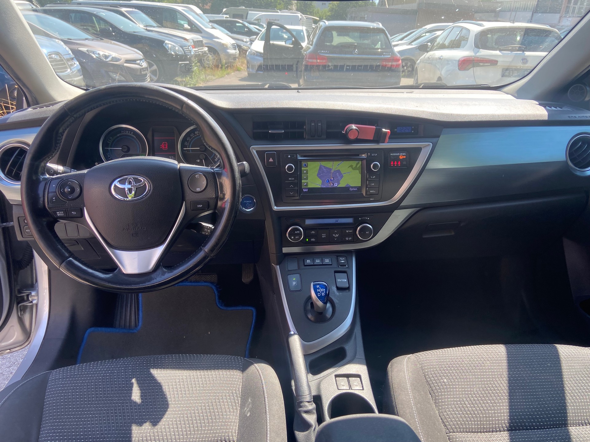 TOYOTA Auris 1.8 16V HSD Linea Sol-image-12