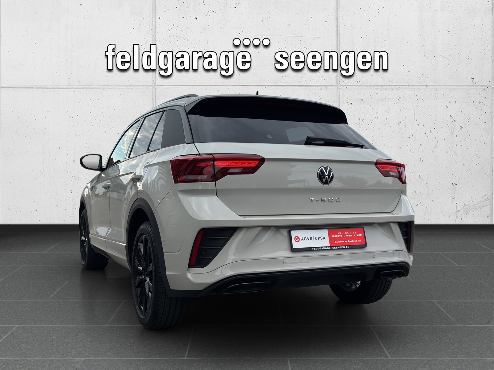 VW T-Roc 1.5 TSI EVO R-Line DSG mit AHK, Design-Paket "Black Style" & Winterräder-image-6