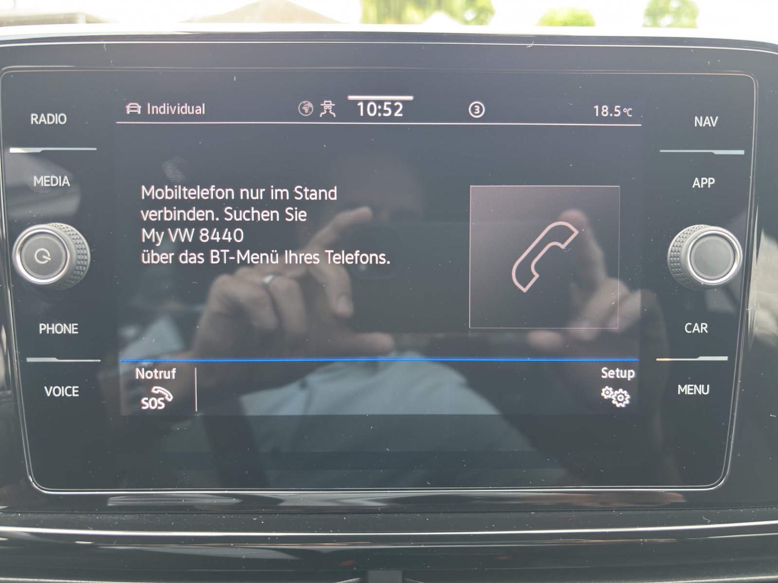 VW T-Roc 1.5 TSI EVO R-Line DSG mit AHK, Design-Paket "Black Style" & Winterräder-image-19