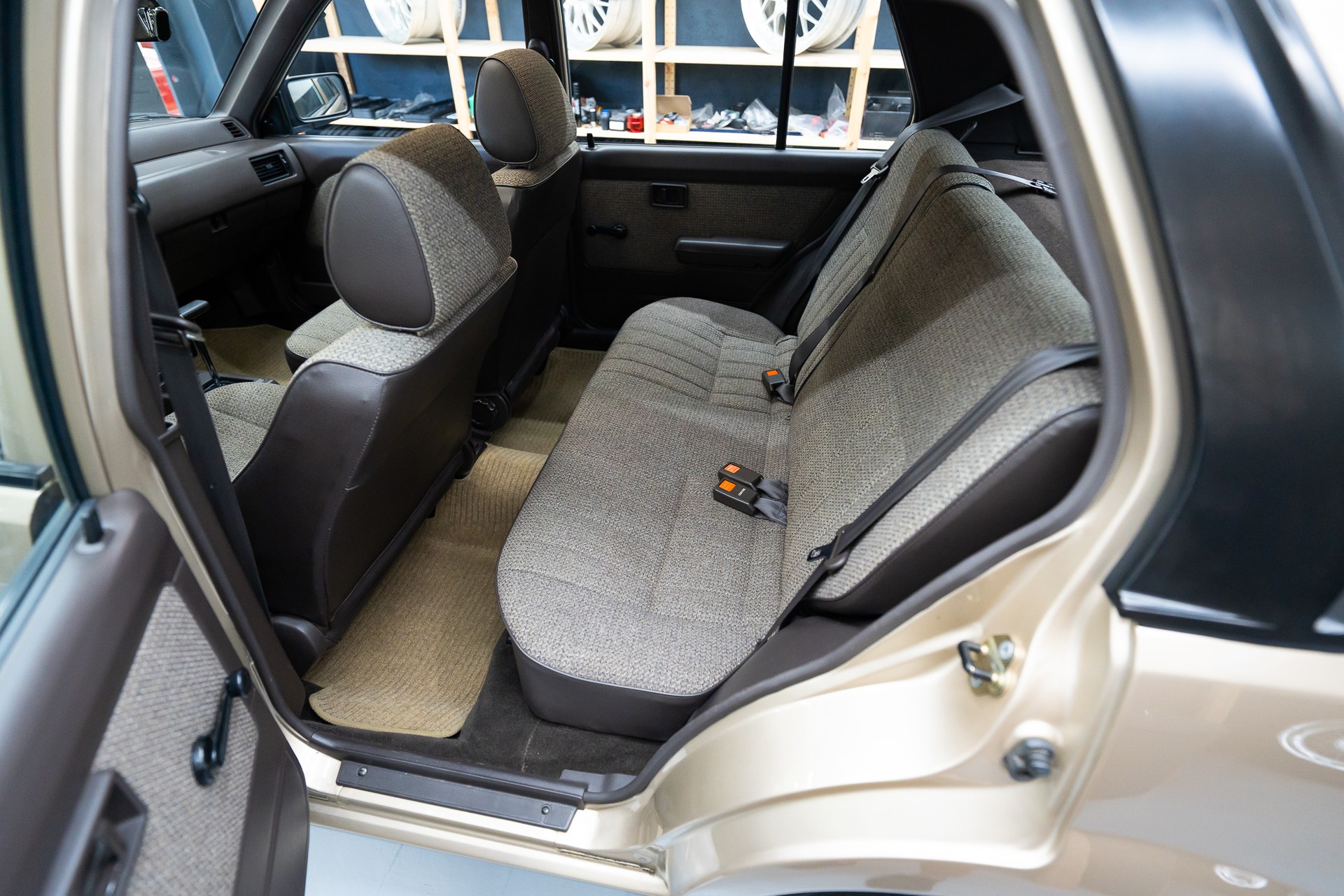 NISSAN Sunny 1.6 SLX-image-9