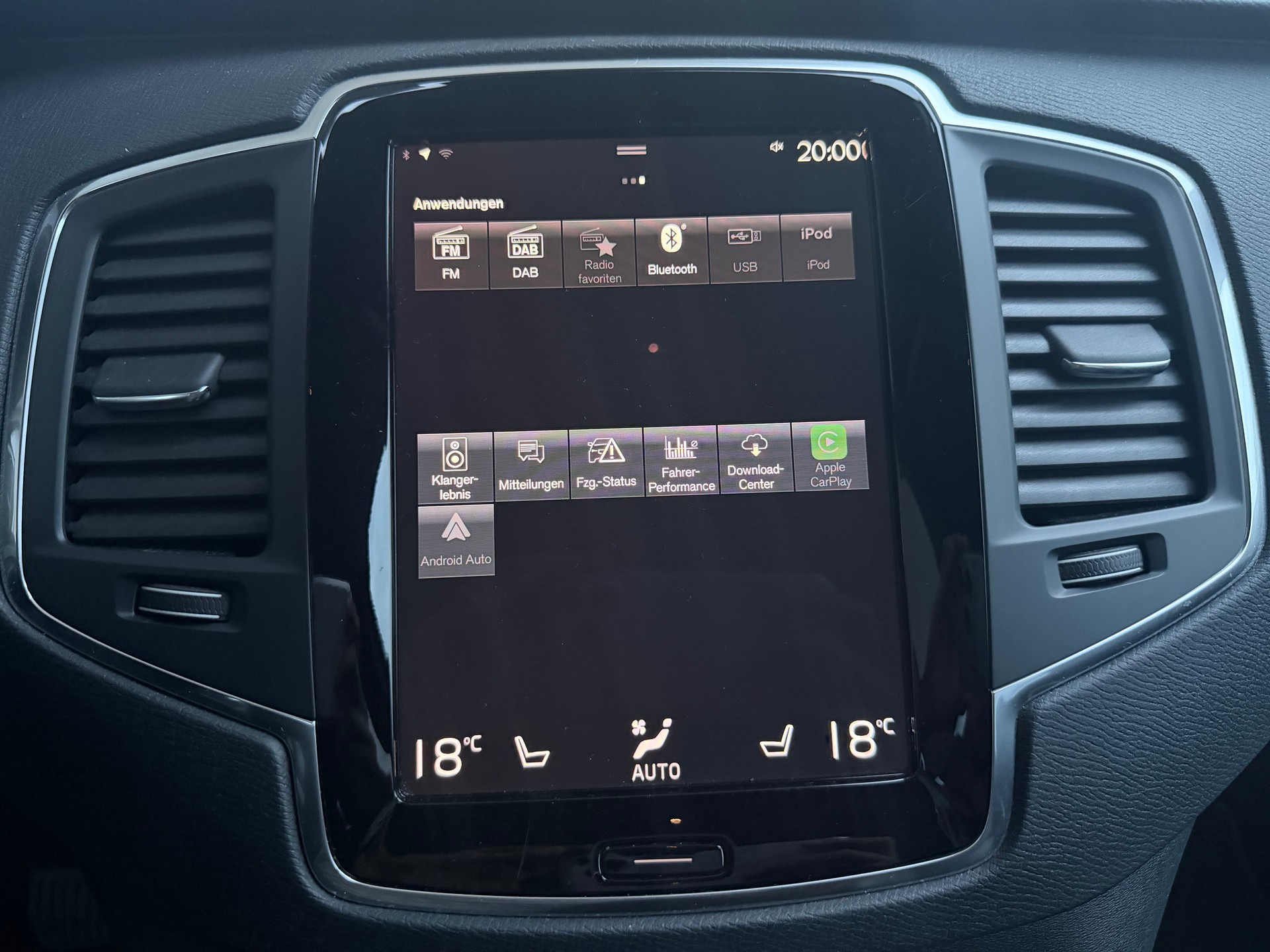 VOLVO XC90 B5 Diesel Mild Hybrid AWD Momentum Geartronic-image-17