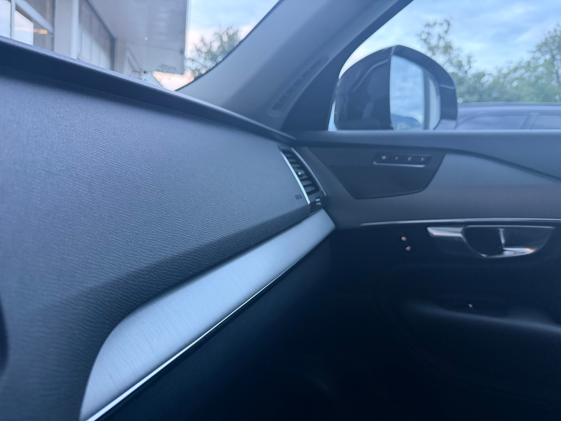 VOLVO XC90 B5 Diesel Mild Hybrid AWD Momentum Geartronic-image-10