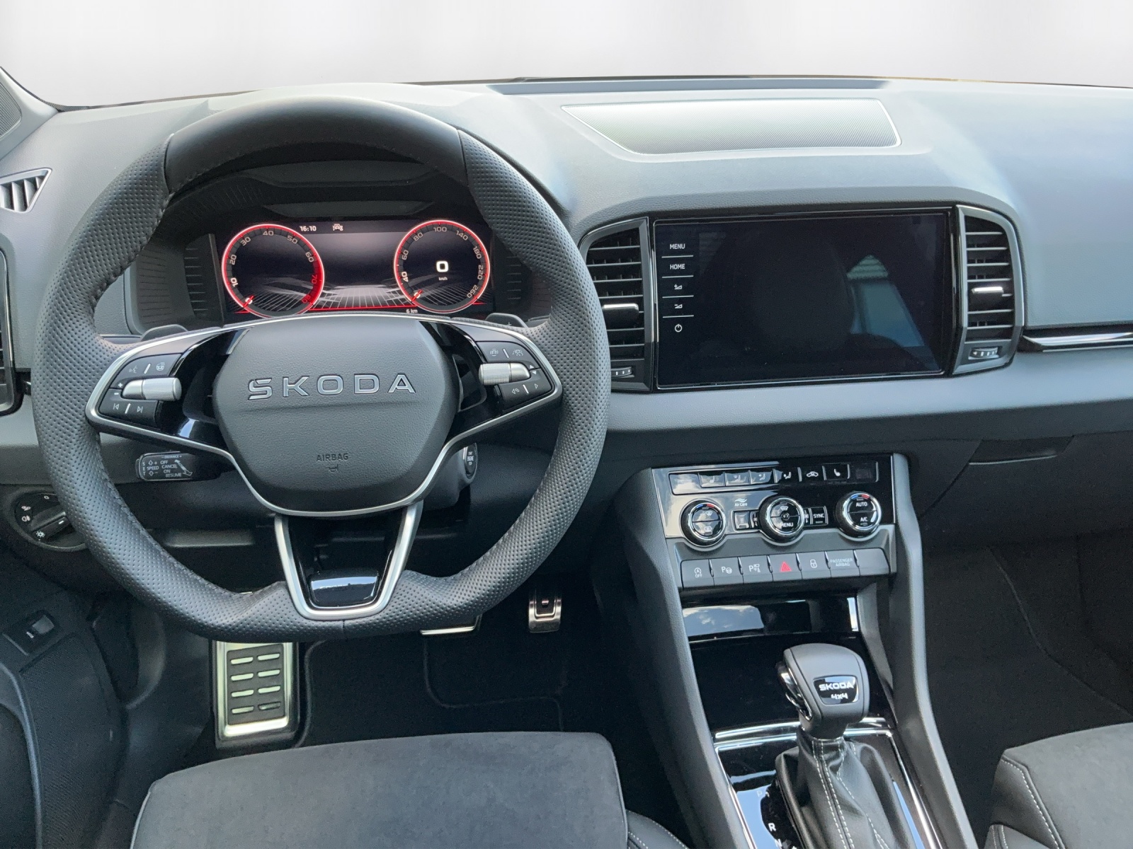SKODA Karoq 2.0 TSI SportLine 4x4 DSG-image-6