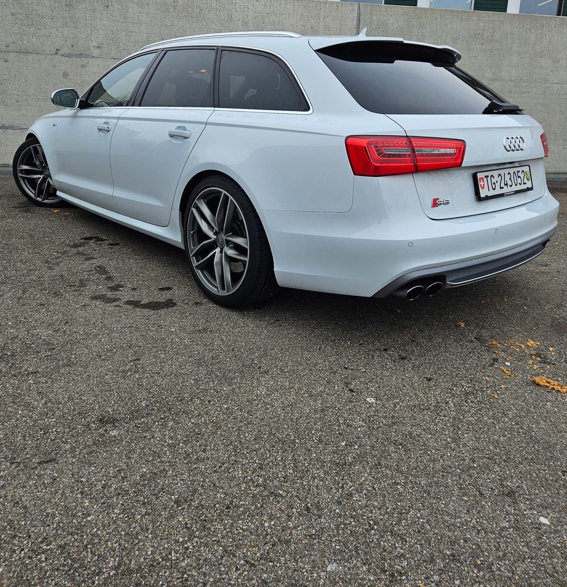 AUDI AUDI S6 Avant 4.0 TFSI V8 quattro S-tronic-image-15