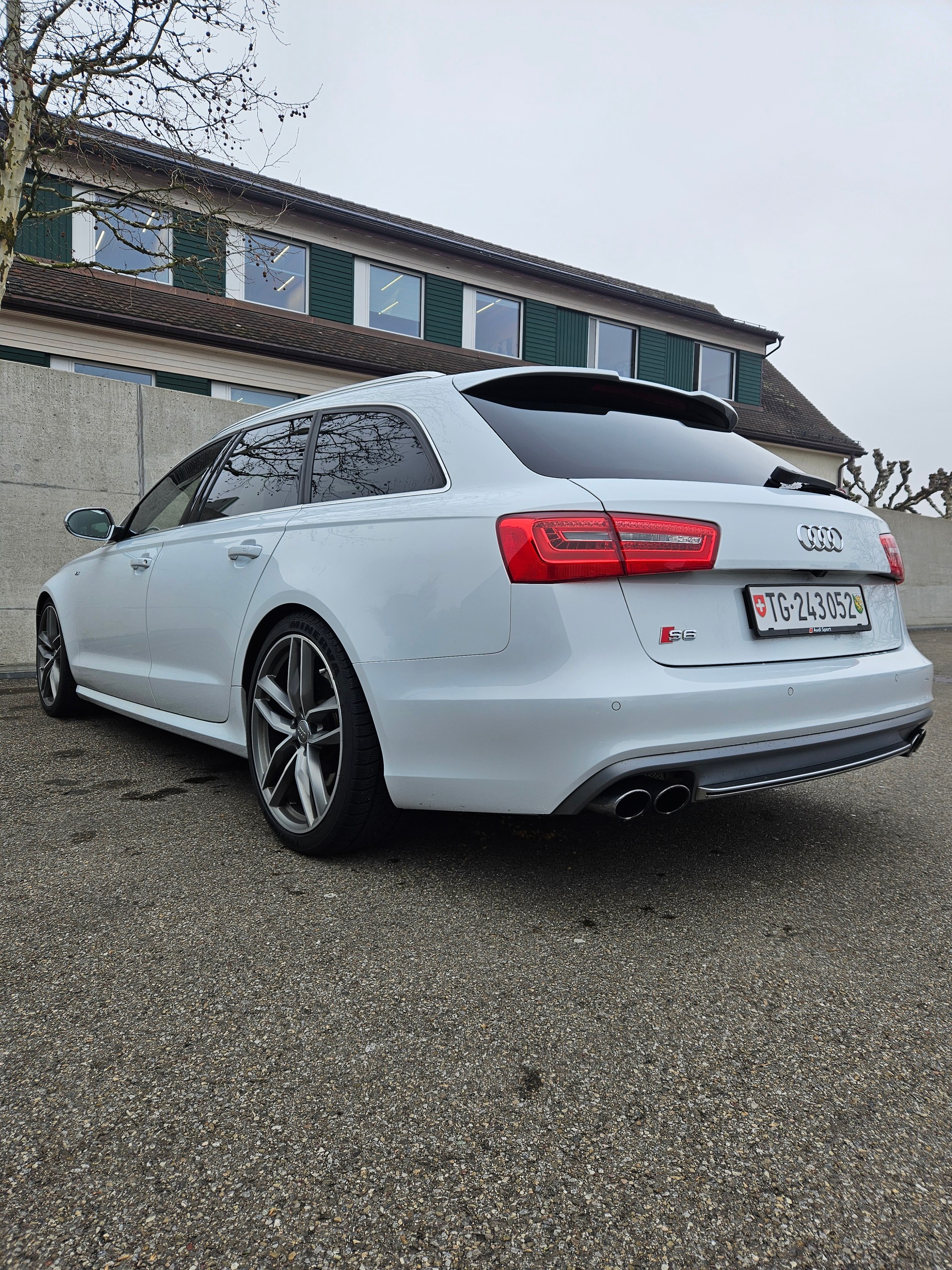 AUDI AUDI S6 Avant 4.0 TFSI V8 quattro S-tronic-image-9