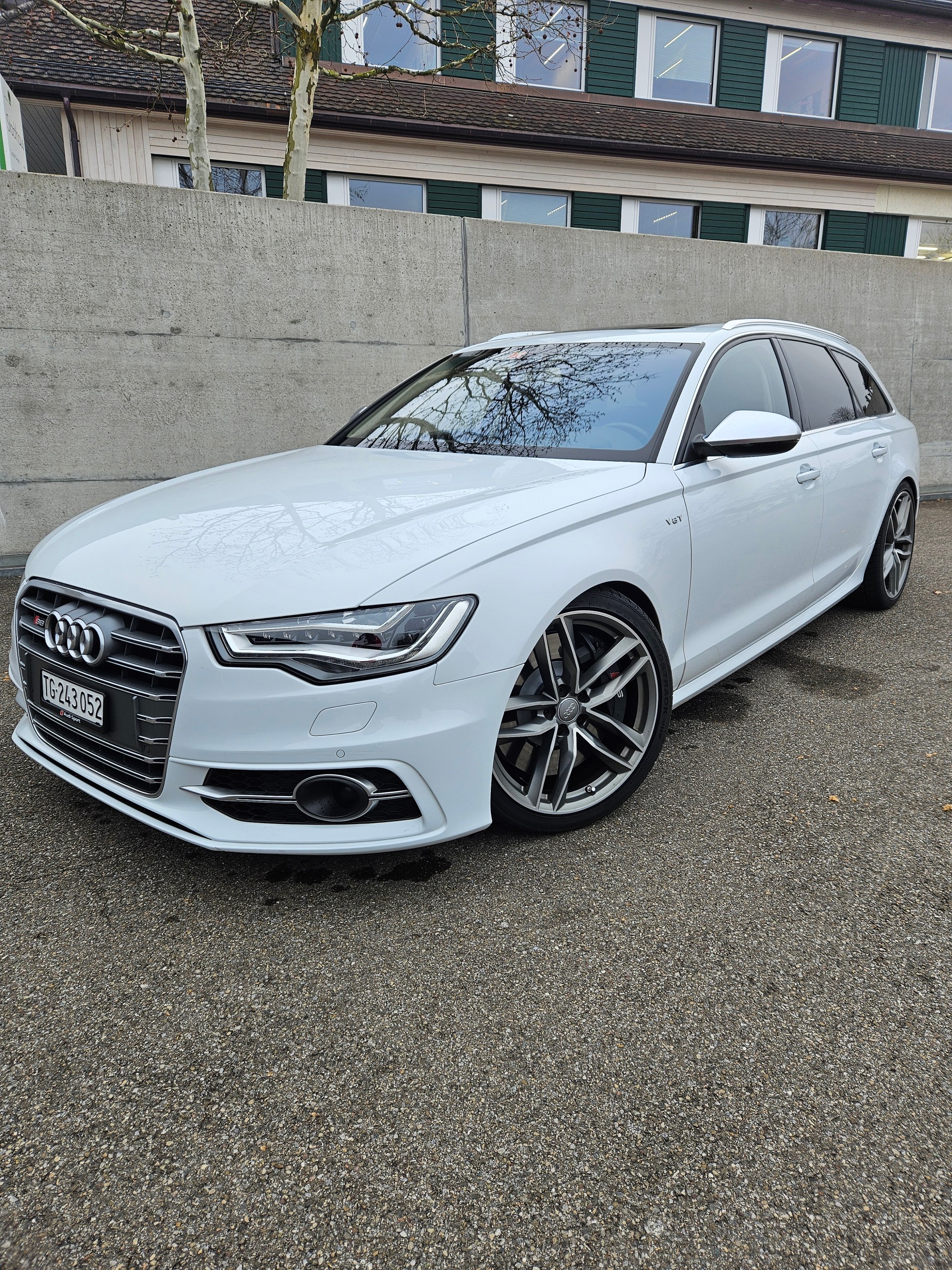 AUDI AUDI S6 Avant 4.0 TFSI V8 quattro S-tronic-image-12