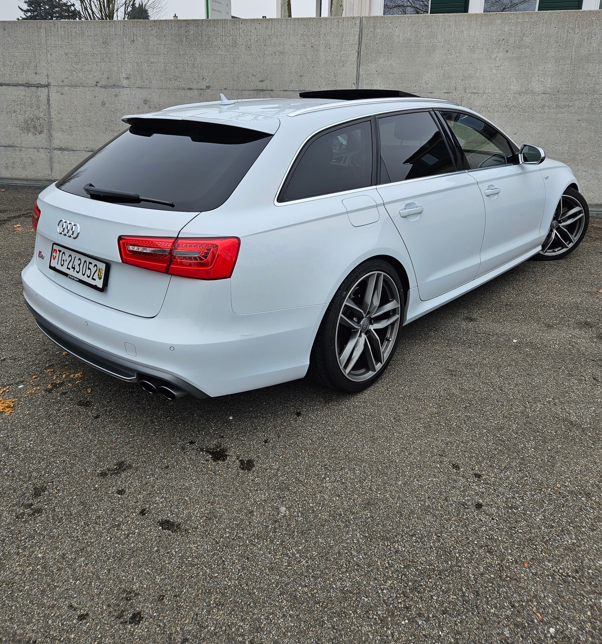 AUDI AUDI S6 Avant 4.0 TFSI V8 quattro S-tronic-image-13