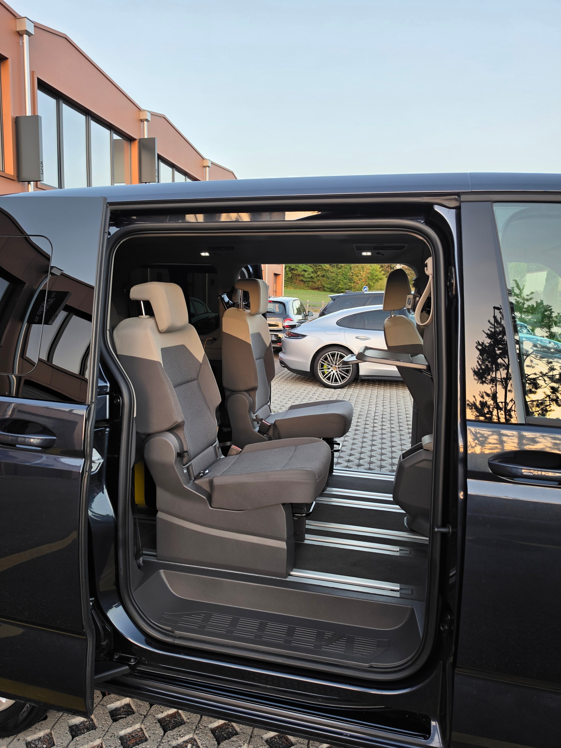 VW Multivan 1.4 eHybrid Style Liberty DSG Lang-image-15