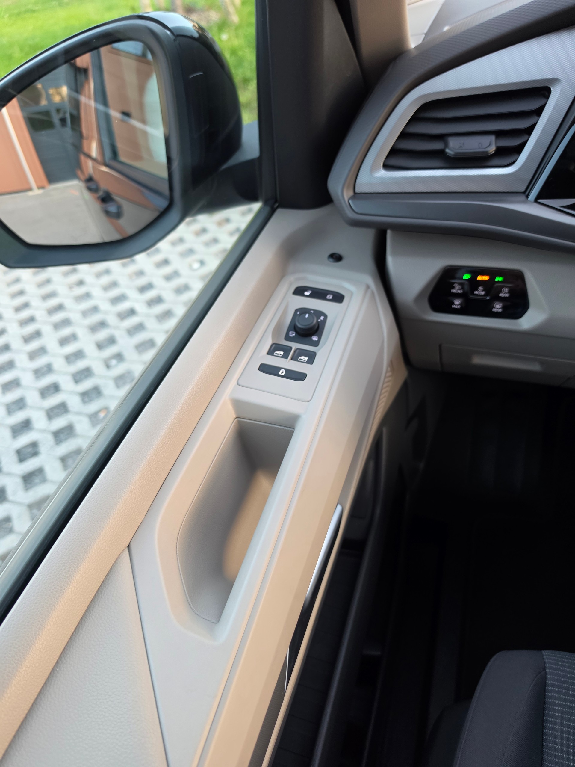 VW Multivan 1.4 eHybrid Style Liberty DSG Lang-image-13