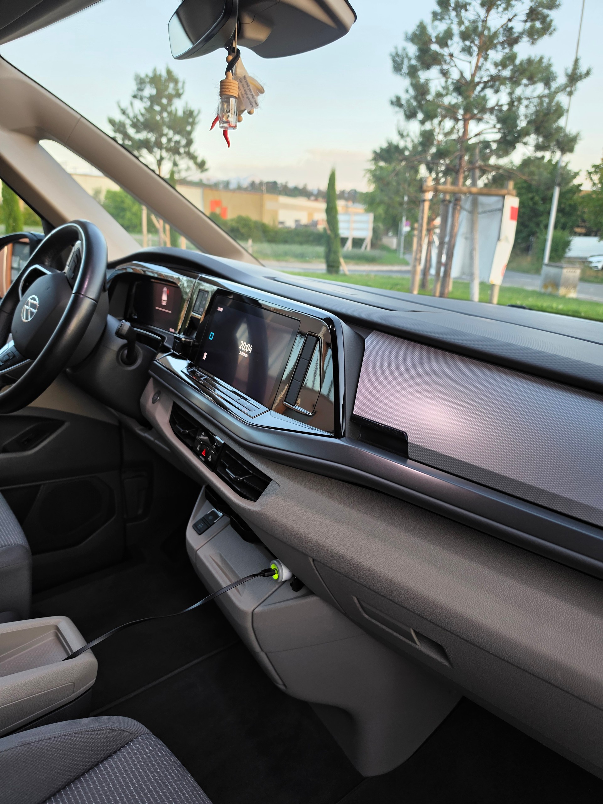VW Multivan 1.4 eHybrid Style Liberty DSG Lang-image-6