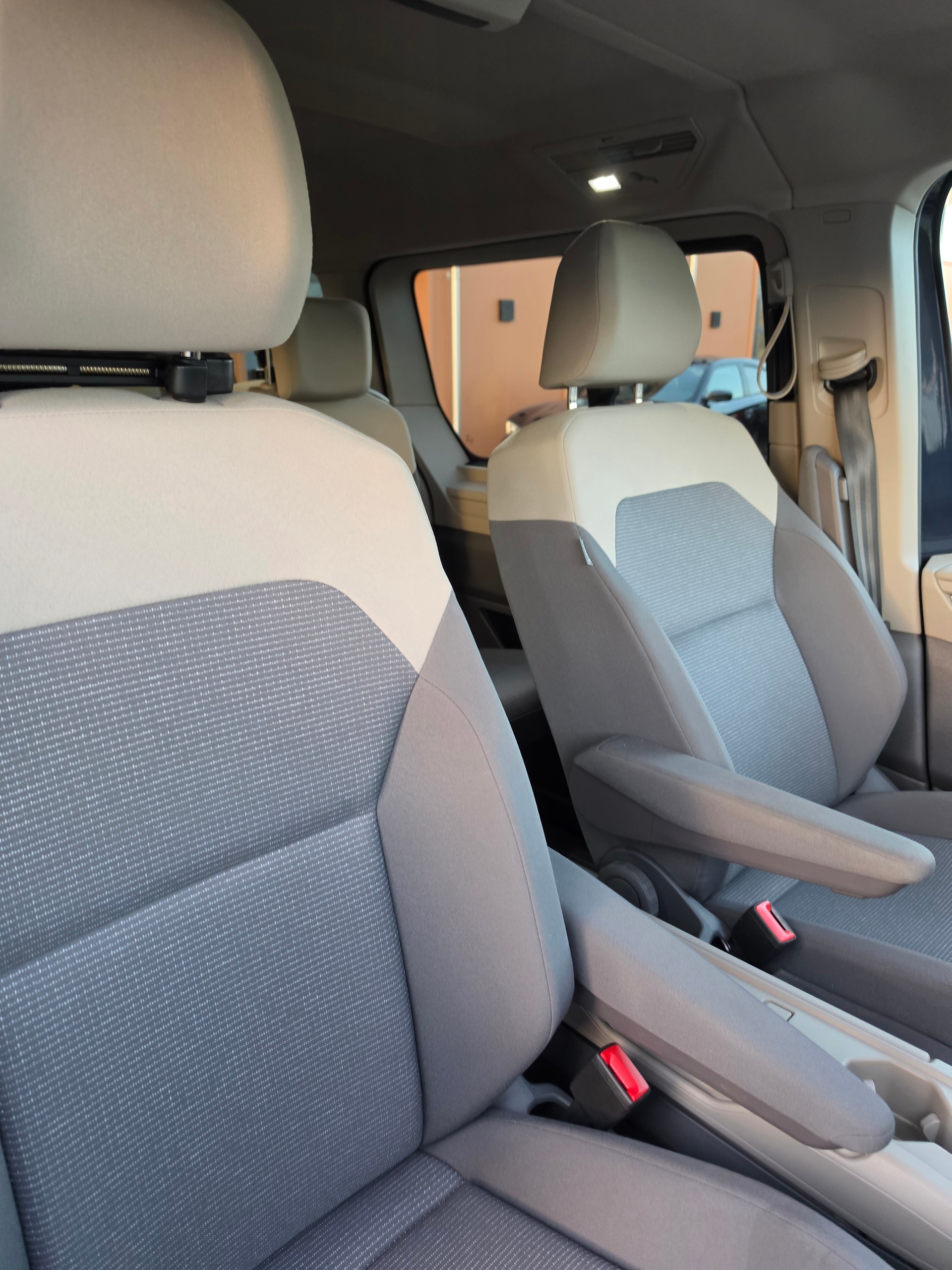 VW Multivan 1.4 eHybrid Style Liberty DSG Lang-image-8