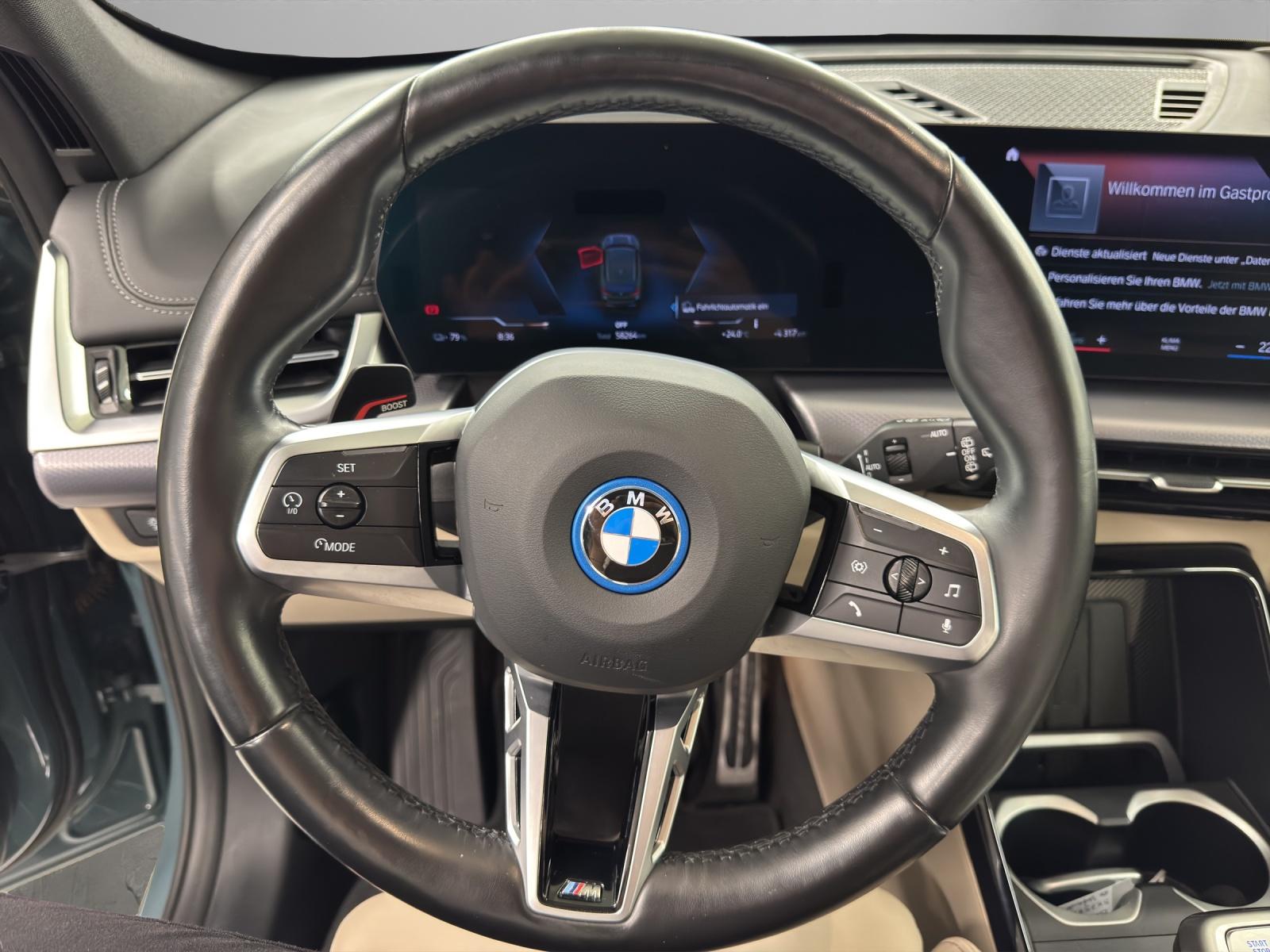 BMW iX1 30 xDrive-image-15