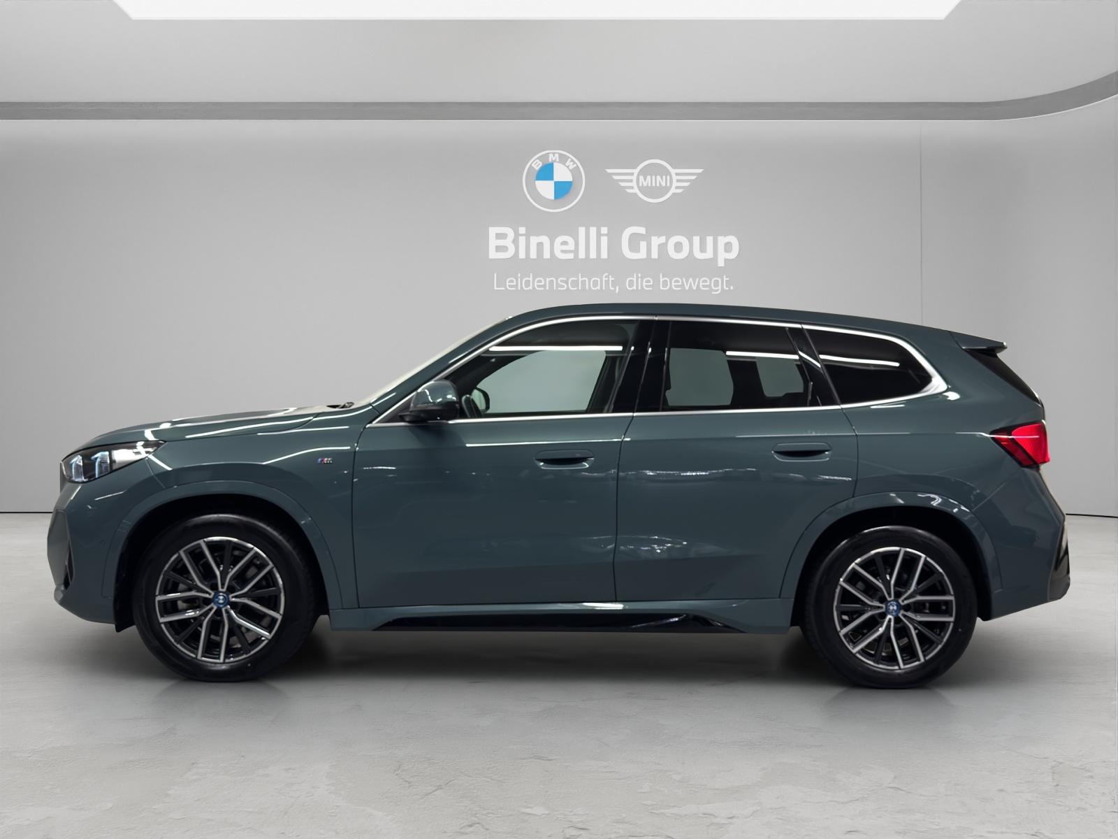 BMW iX1 30 xDrive-image-1