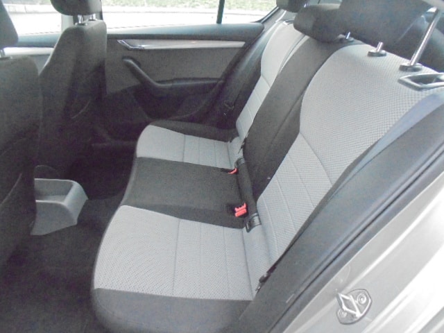 SKODA Octavia 1.6 TDI Ambition DSG-image-3