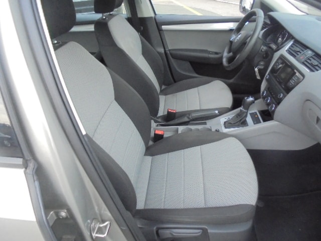 SKODA Octavia 1.6 TDI Ambition DSG-image-11