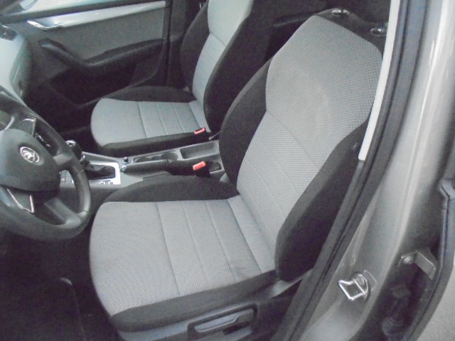 SKODA Octavia 1.6 TDI Ambition DSG-image-6