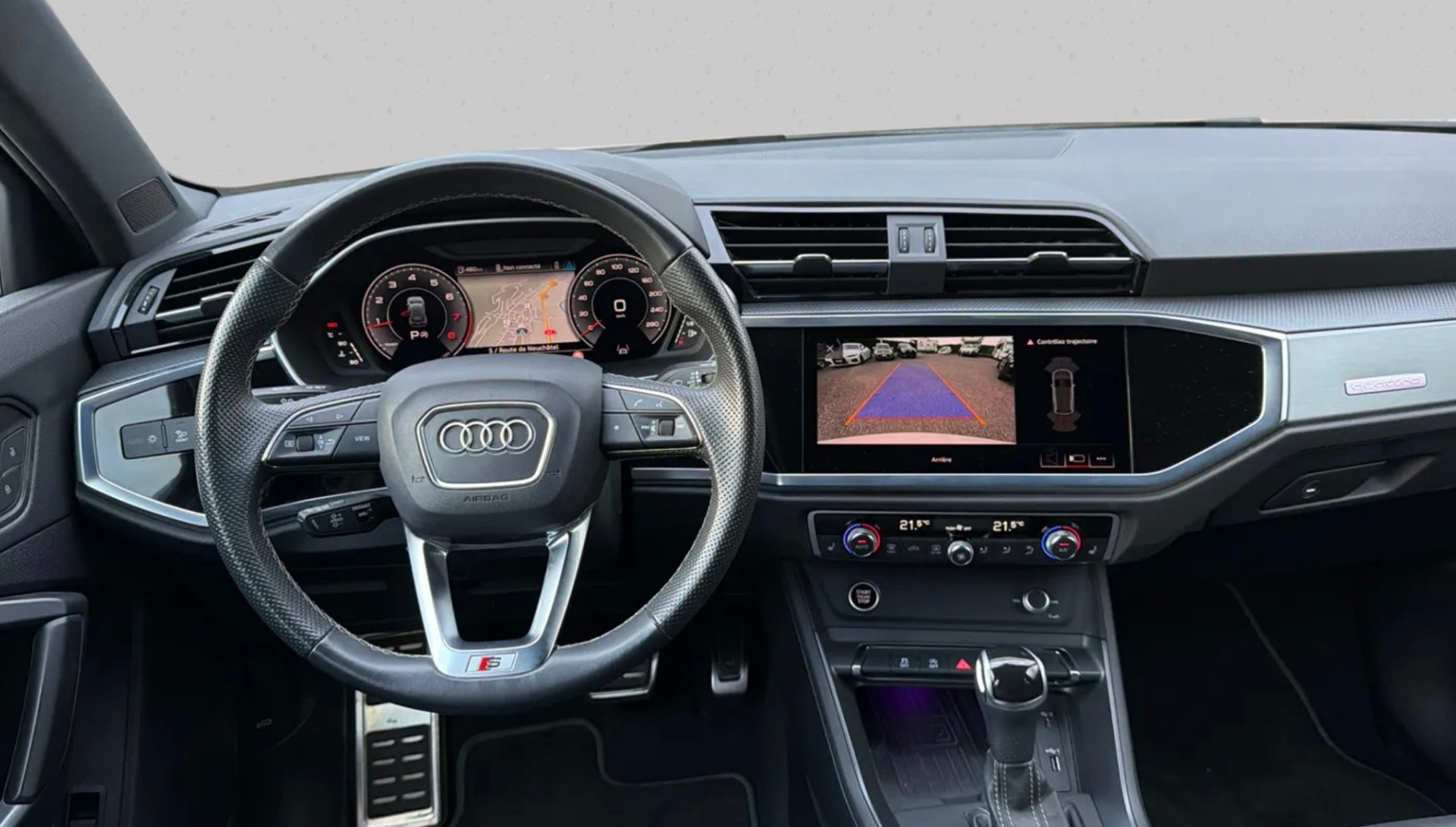 AUDI Q3 40 TFSI quattro S-tronic-image-11