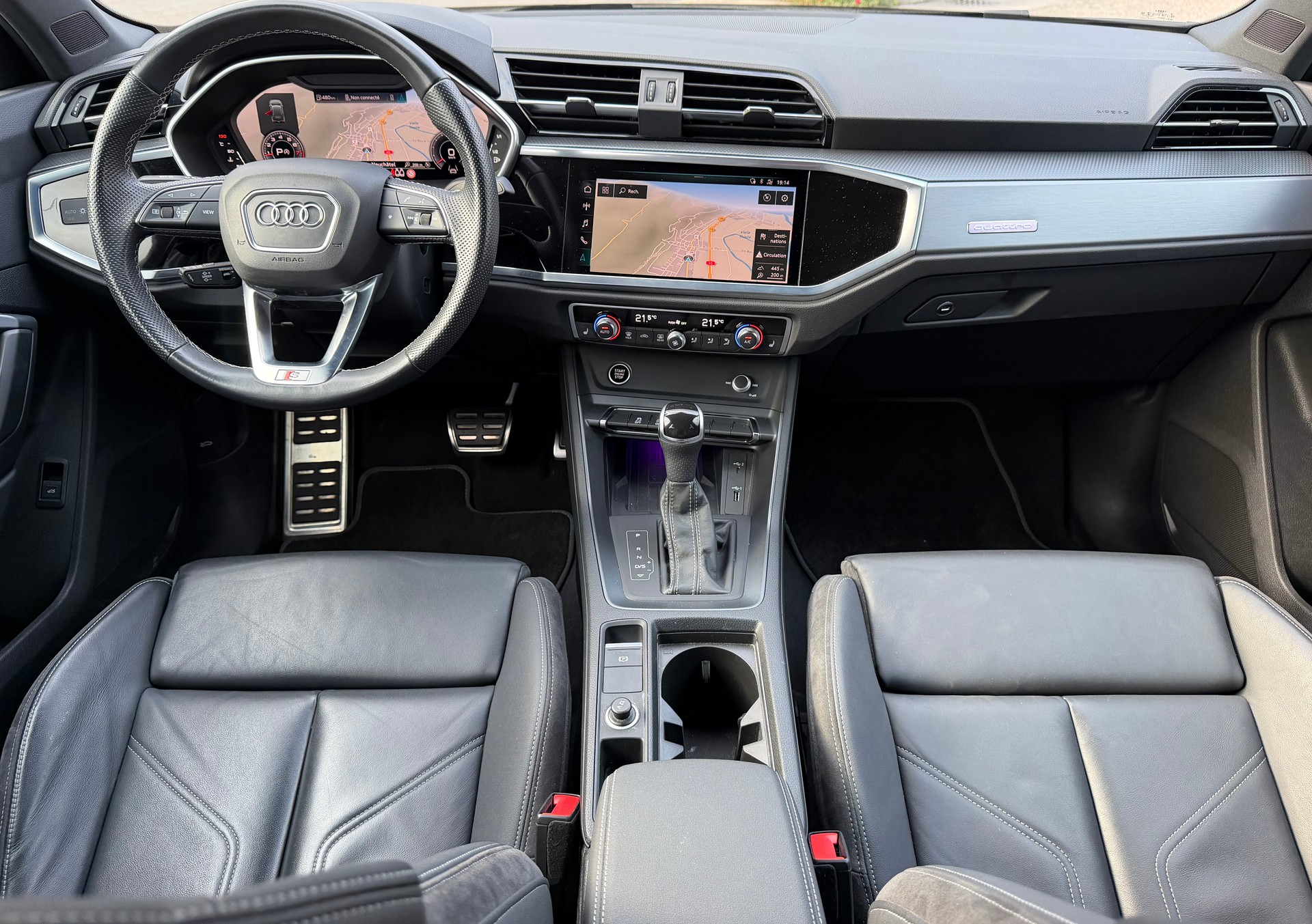 AUDI Q3 40 TFSI quattro S-tronic-image-10