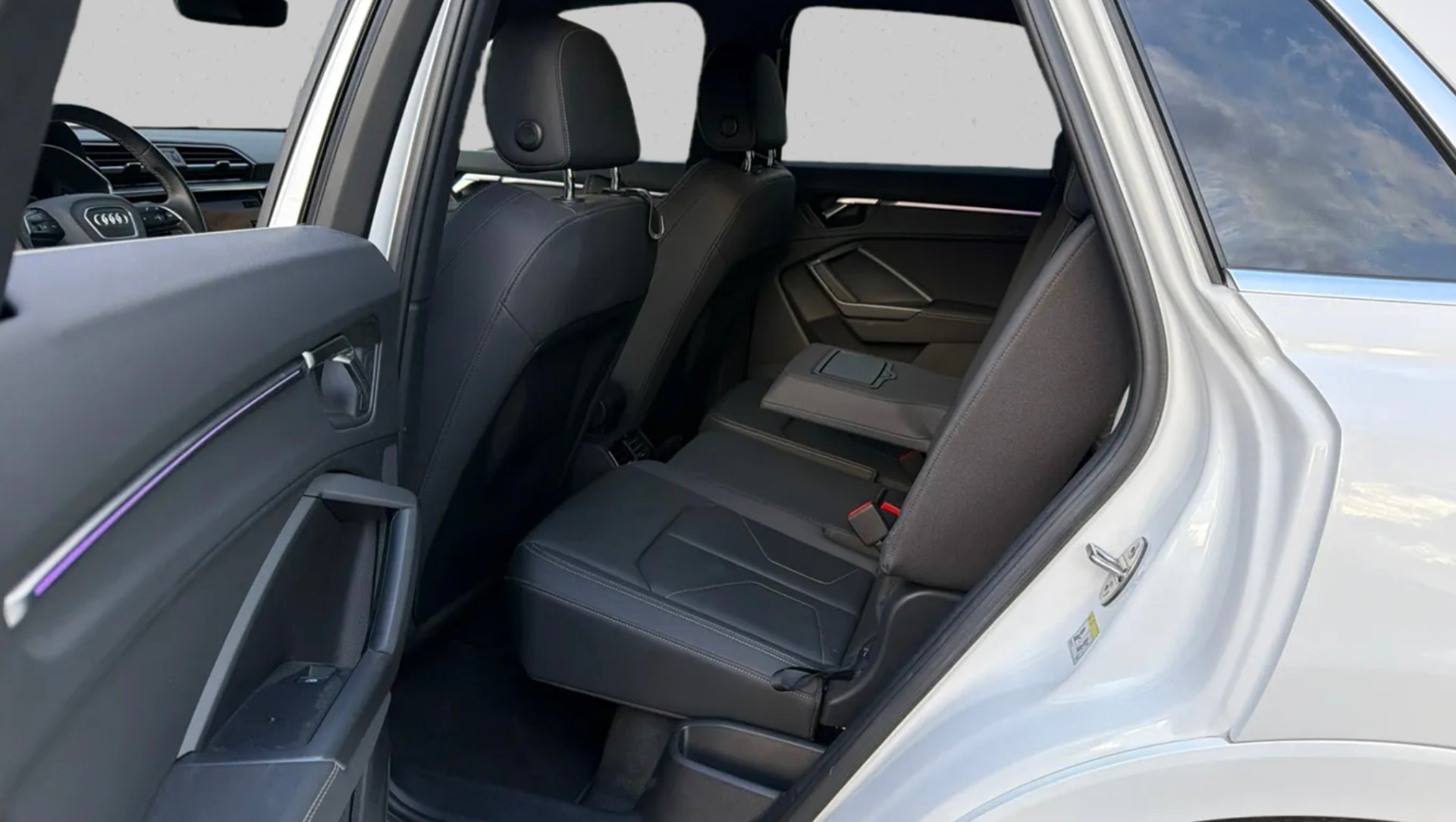 AUDI Q3 40 TFSI quattro S-tronic-image-13
