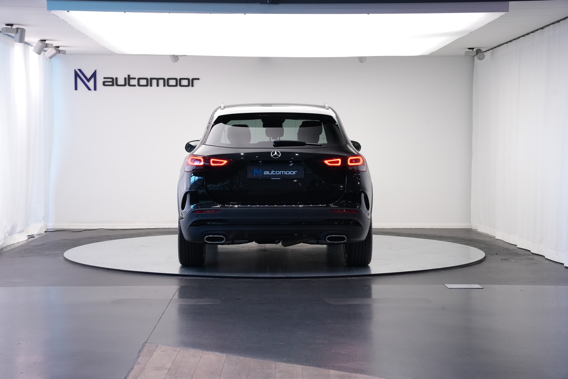 MERCEDES-BENZ GLA 220d 4Matic AMG Line 8G-DCT *AHK* *Panorama*-image-5