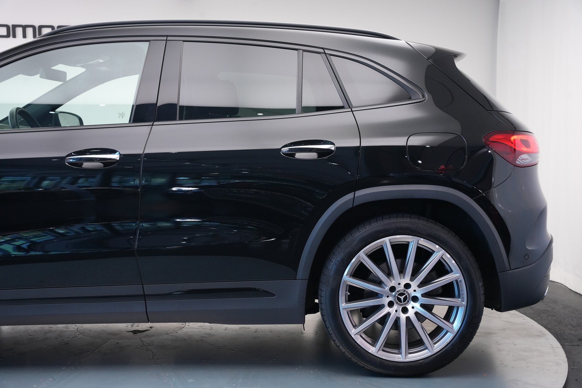 MERCEDES-BENZ GLA 220d 4Matic AMG Line 8G-DCT *AHK* *Panorama*-image-41