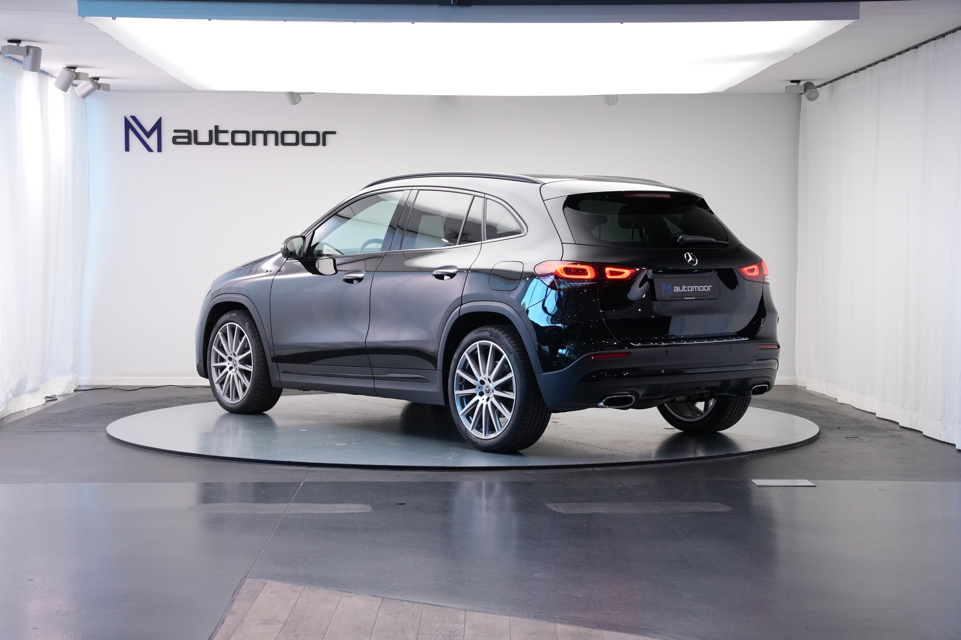MERCEDES-BENZ GLA 220d 4Matic AMG Line 8G-DCT *AHK* *Panorama*-image-6