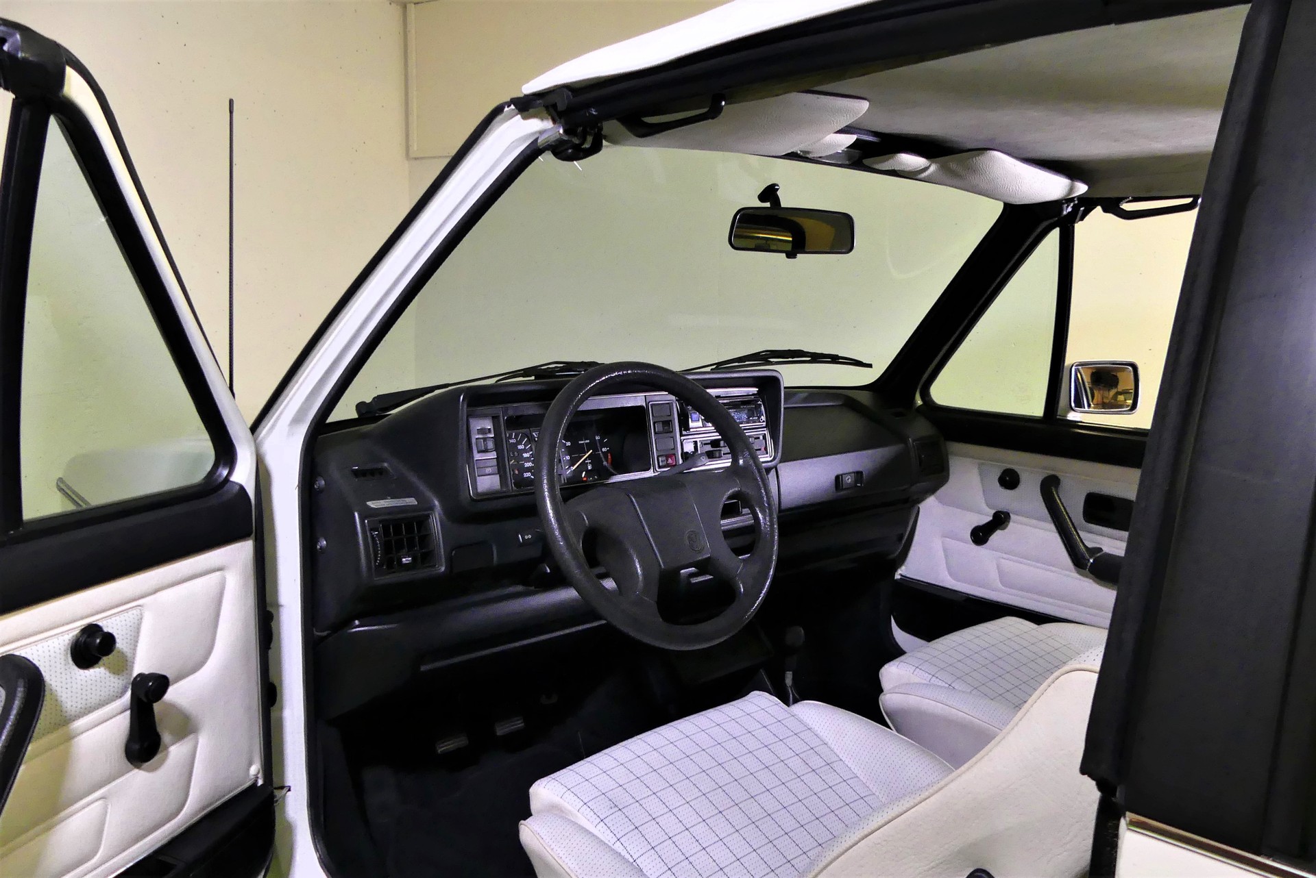 VW Golf Cabriolet 1800 GL Quartett/Special/White-image-8