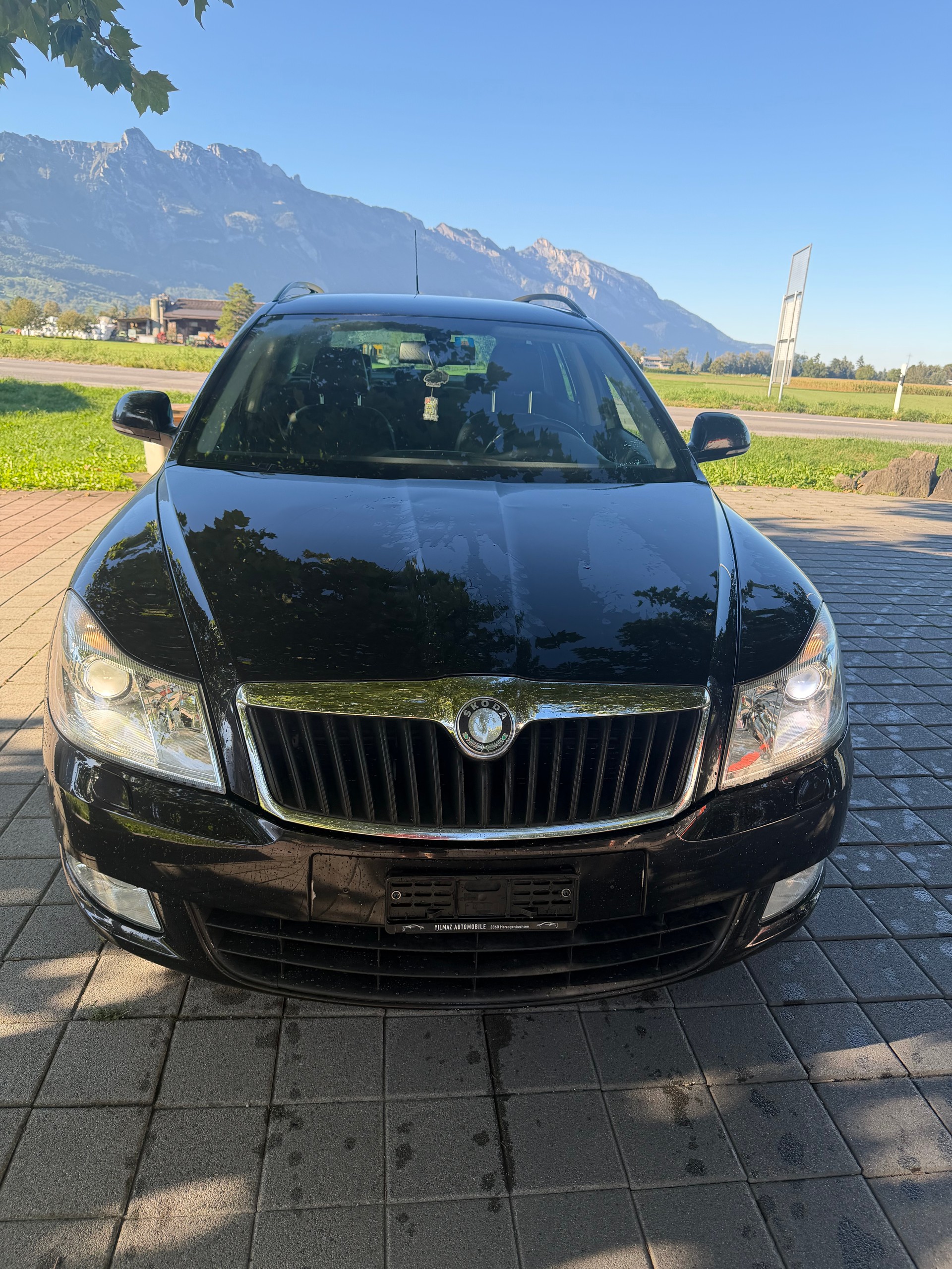 SKODA Octavia Combi 1.8 TSI Laurin & Klement 4x4-image-0