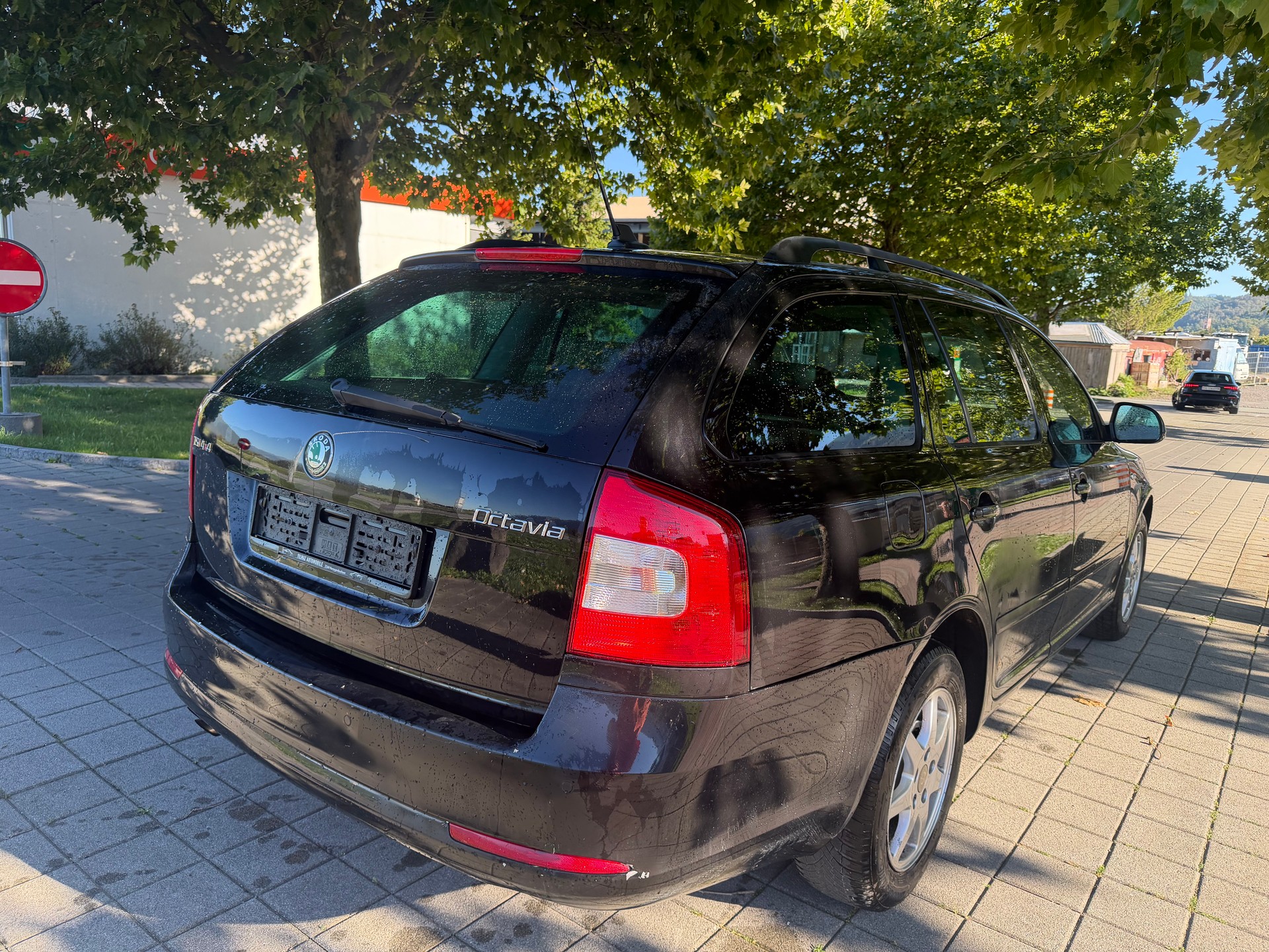 SKODA Octavia Combi 1.8 TSI Laurin & Klement 4x4-image-3