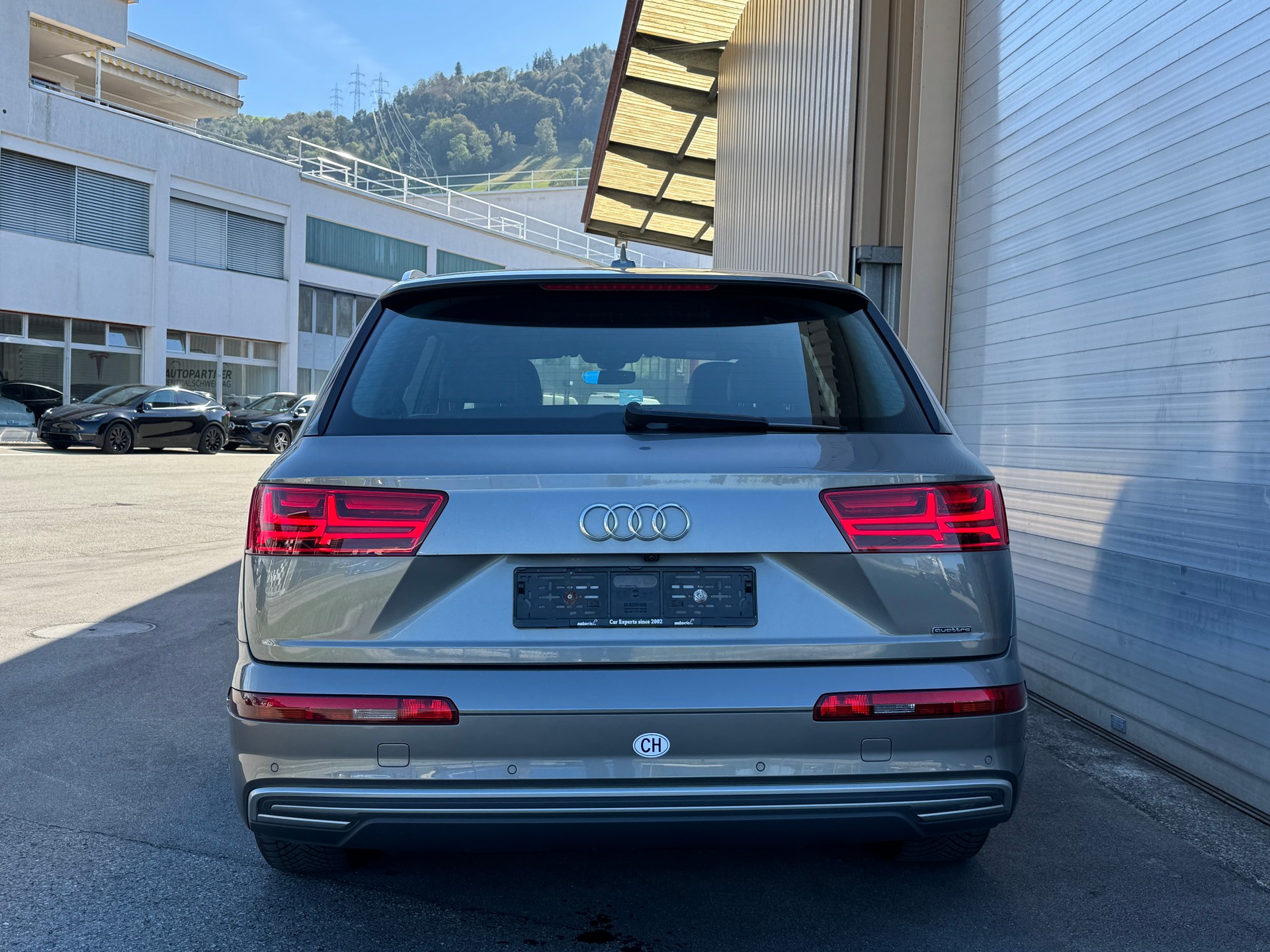 AUDI Q7 e-tron 3.0 TDI quattro tiptronic-image-4