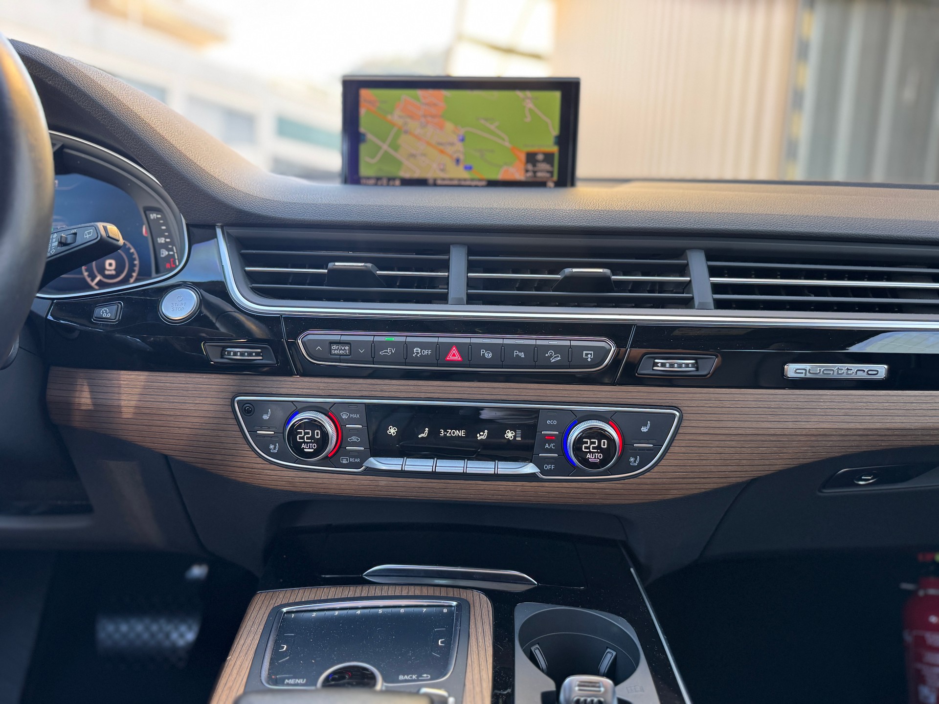 AUDI Q7 e-tron 3.0 TDI quattro tiptronic-image-12