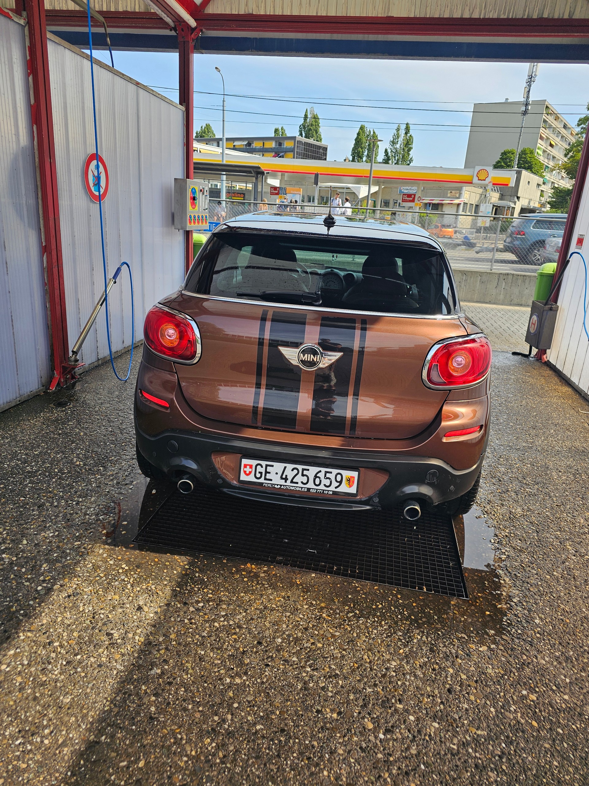 MINI 1.6i Cooper S ALL4-image-1