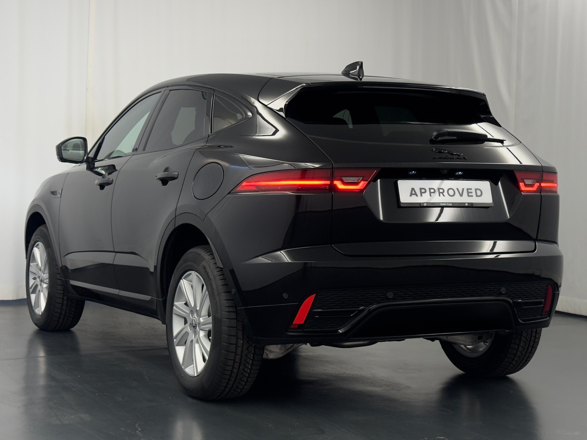 JAGUAR E-Pace 1.5 T 270e R-Dynamic SE AWD-image-11